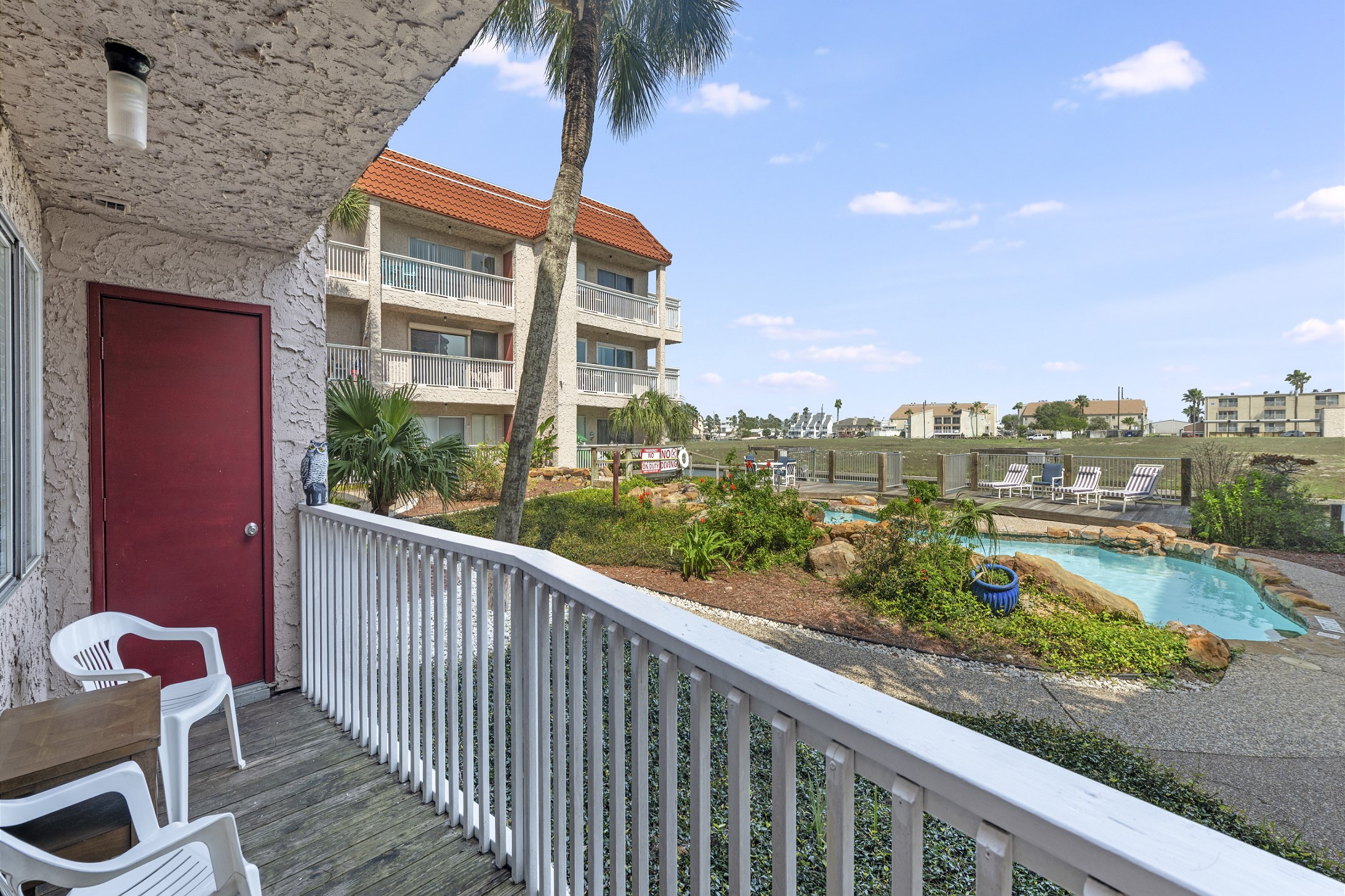 Hummingbird Retreat CMH105K | Photo 16