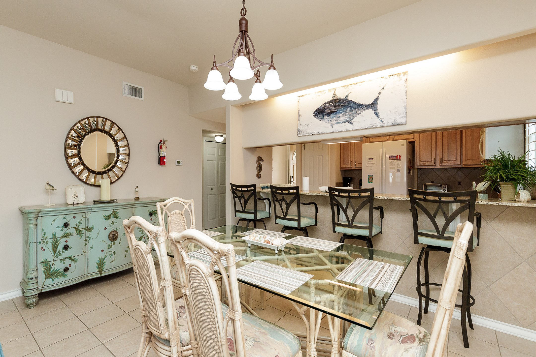 Dining and kitchen area to enjoy meals or game night with the family 