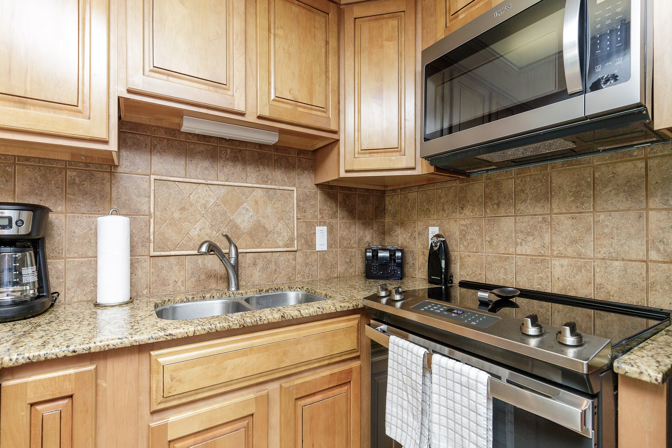 Fully equipped kitchen for gourmet cooking