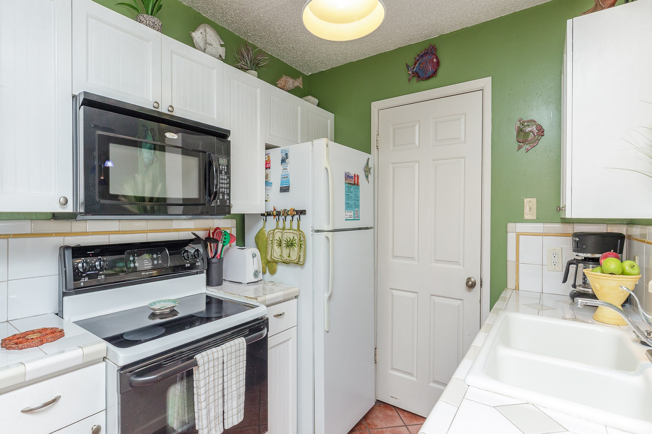 Well-equipped kitchen for your convenience 