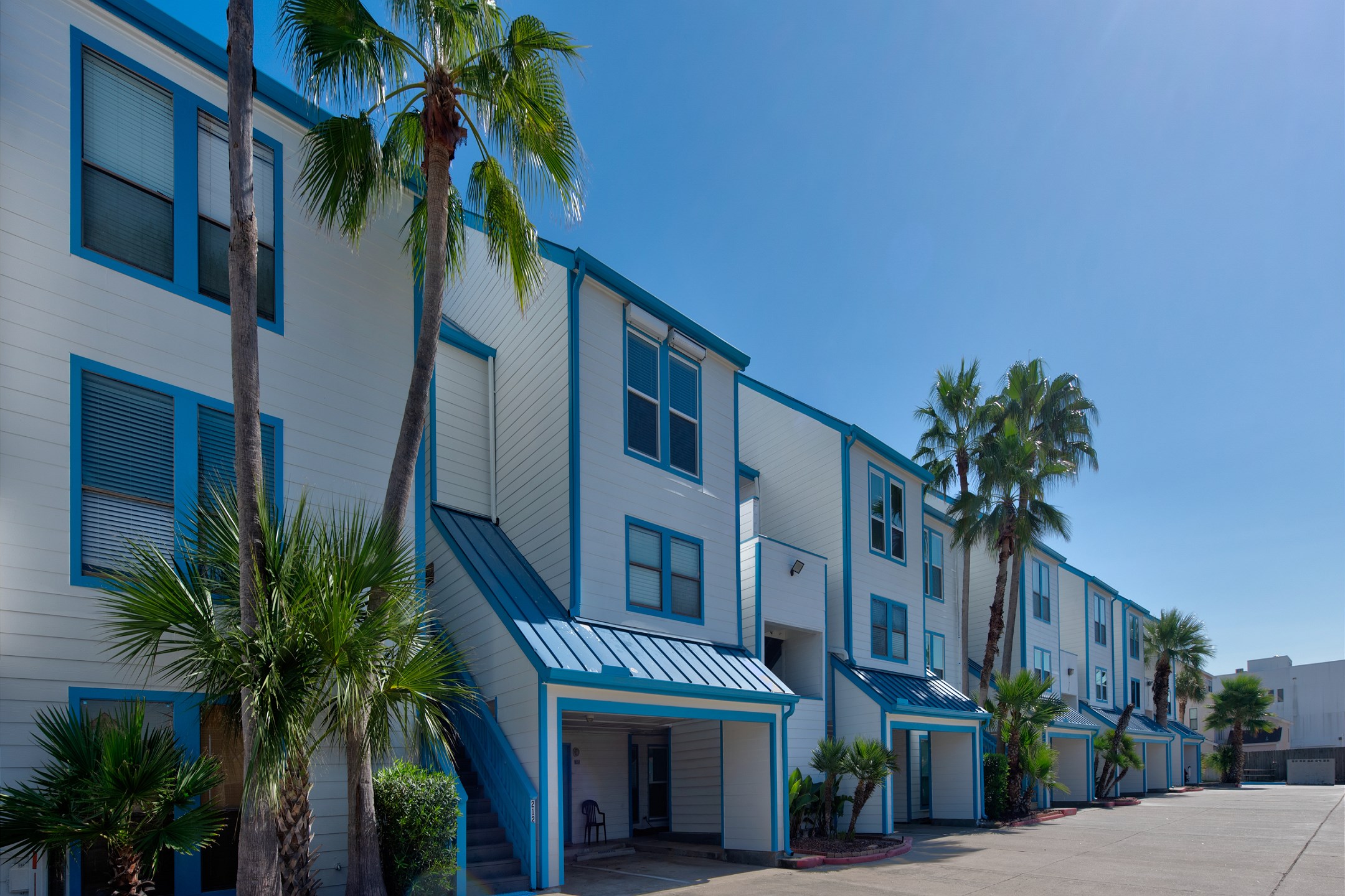 Front view of Spinnaker Complex