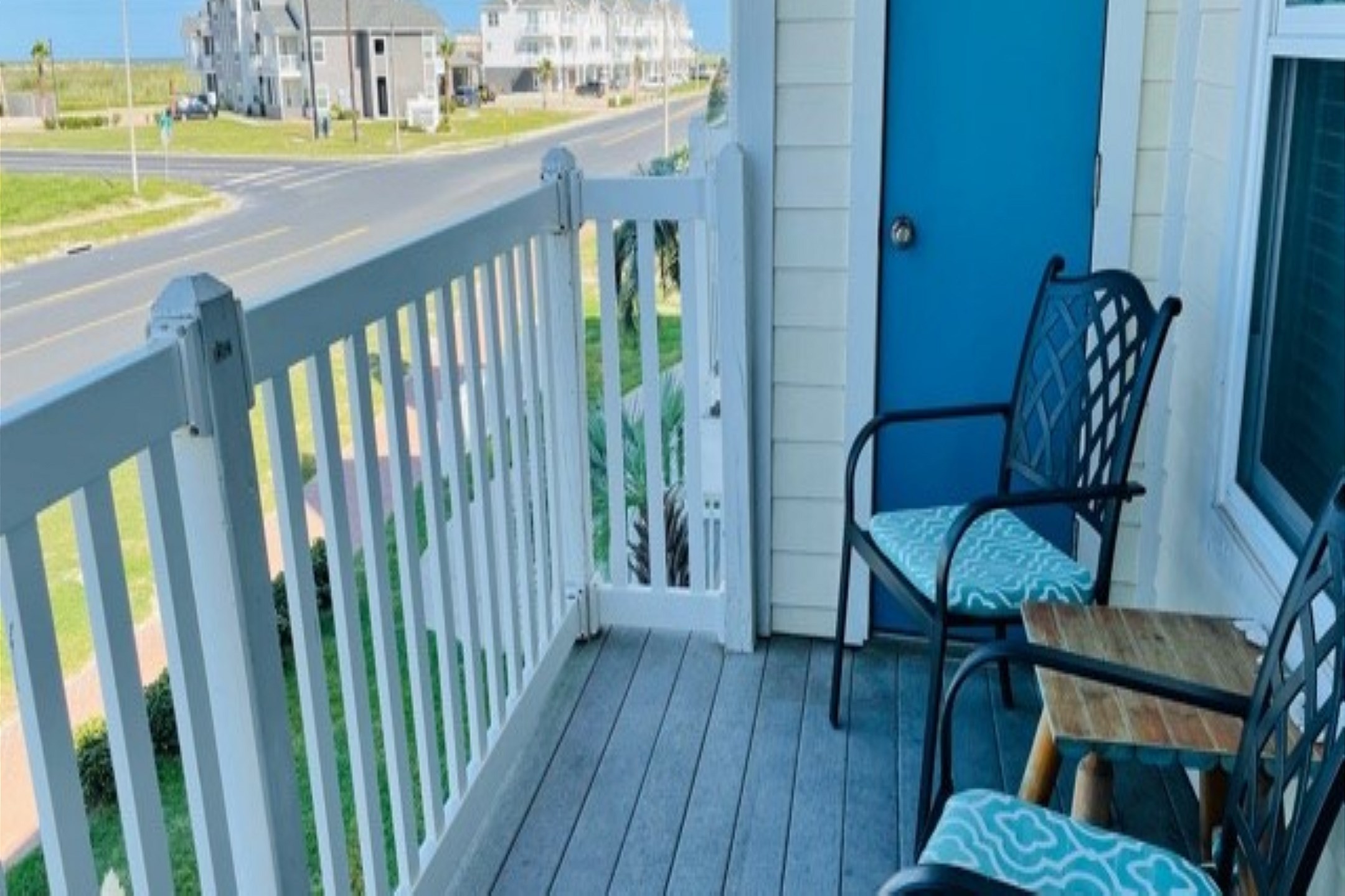 Second-floor balcony with a lovely view, perfect for relaxing