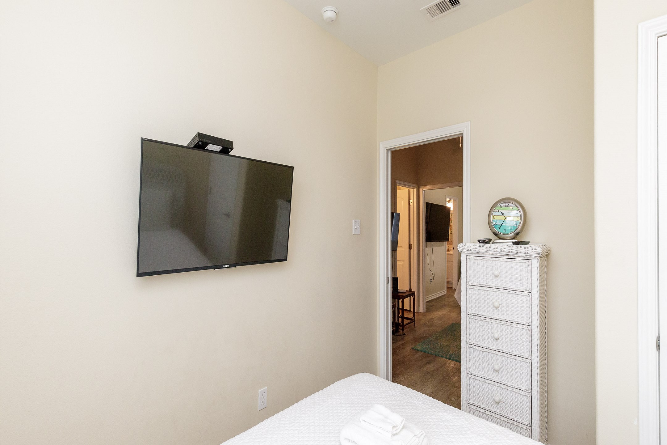 Third bedroom on the second floor with queen size bed and flat screen TV