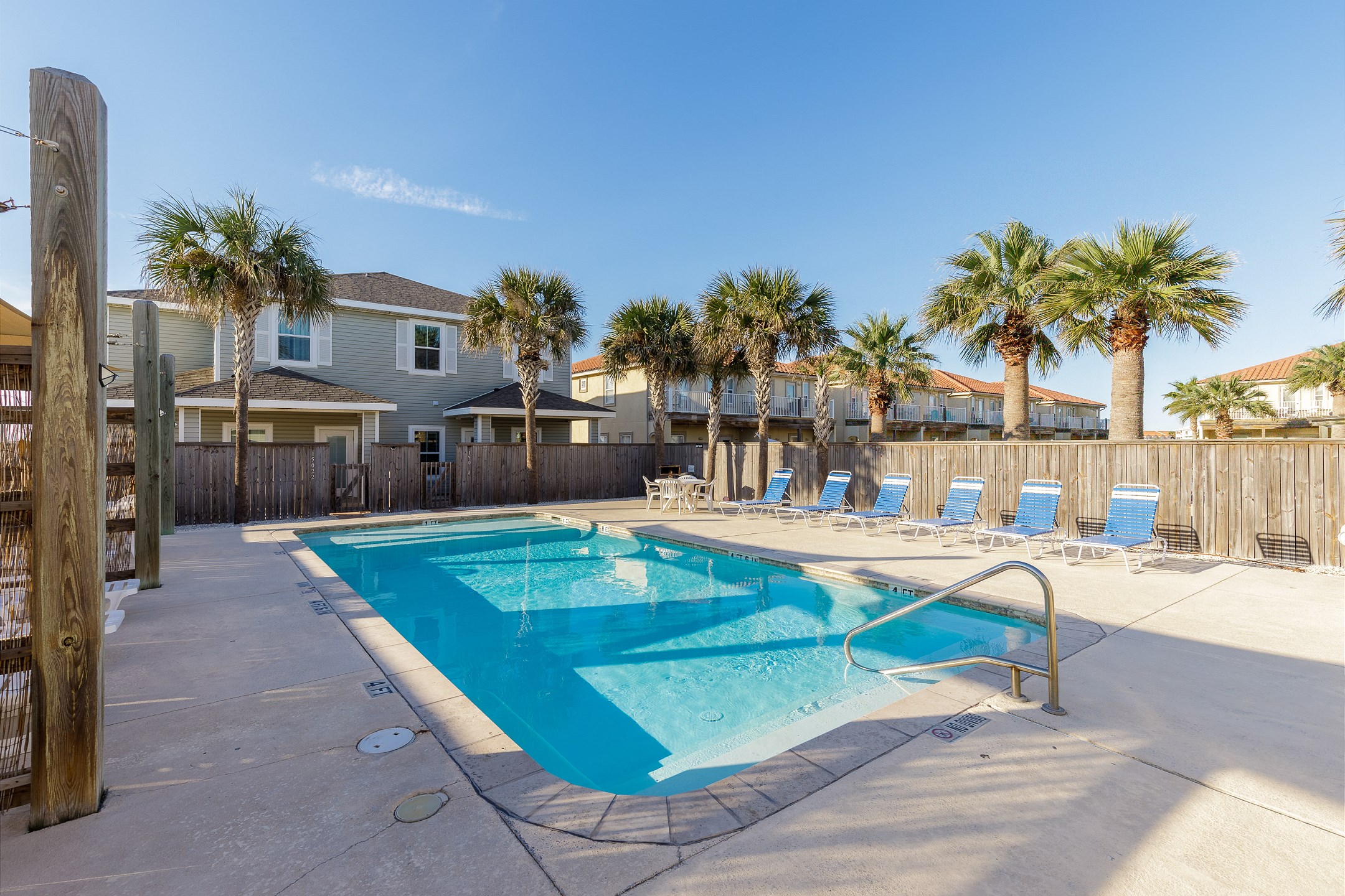 Inviting community pool to have fun with the family