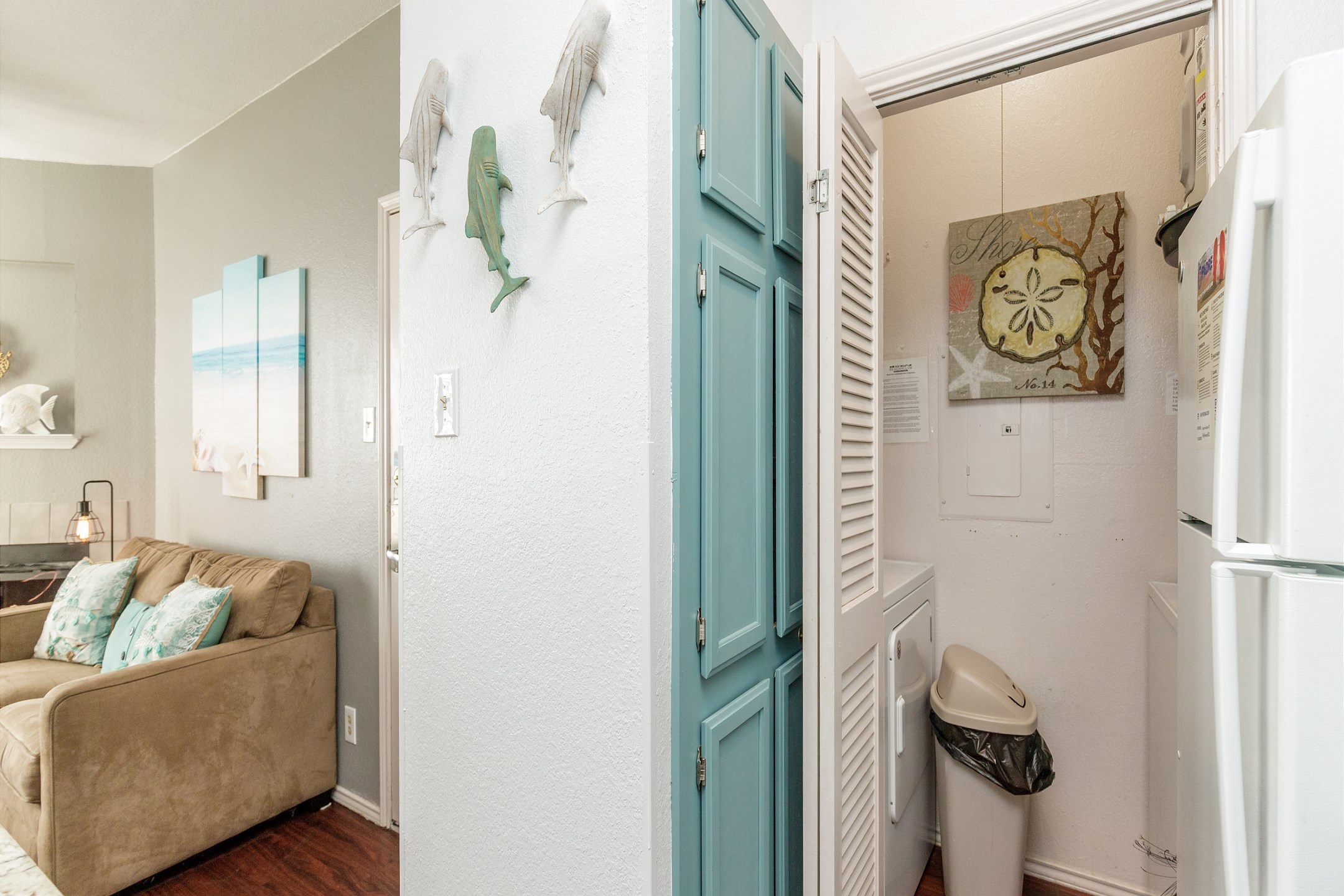 Living and kitchen area 