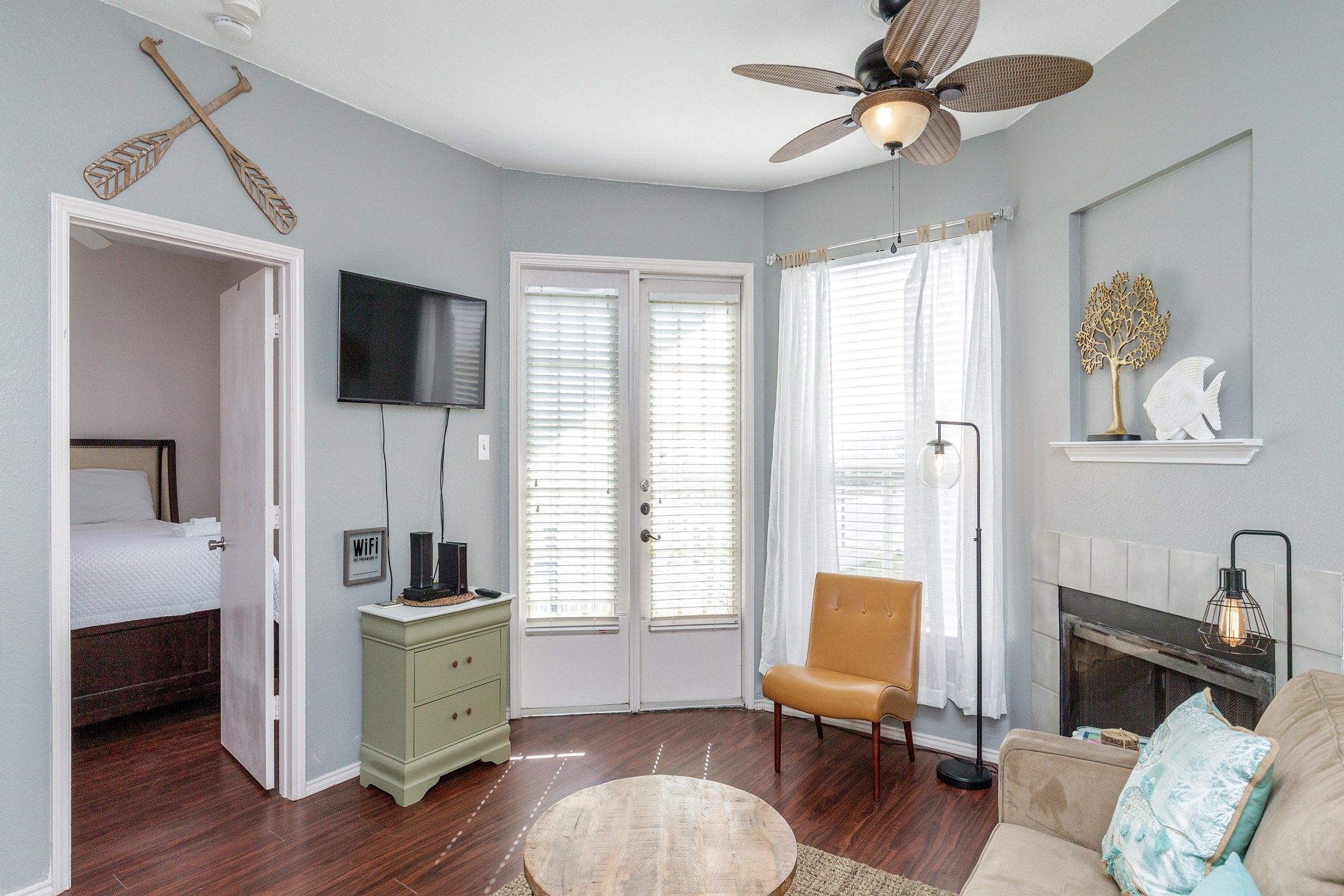 Great living space with flat screen TV to enjoy