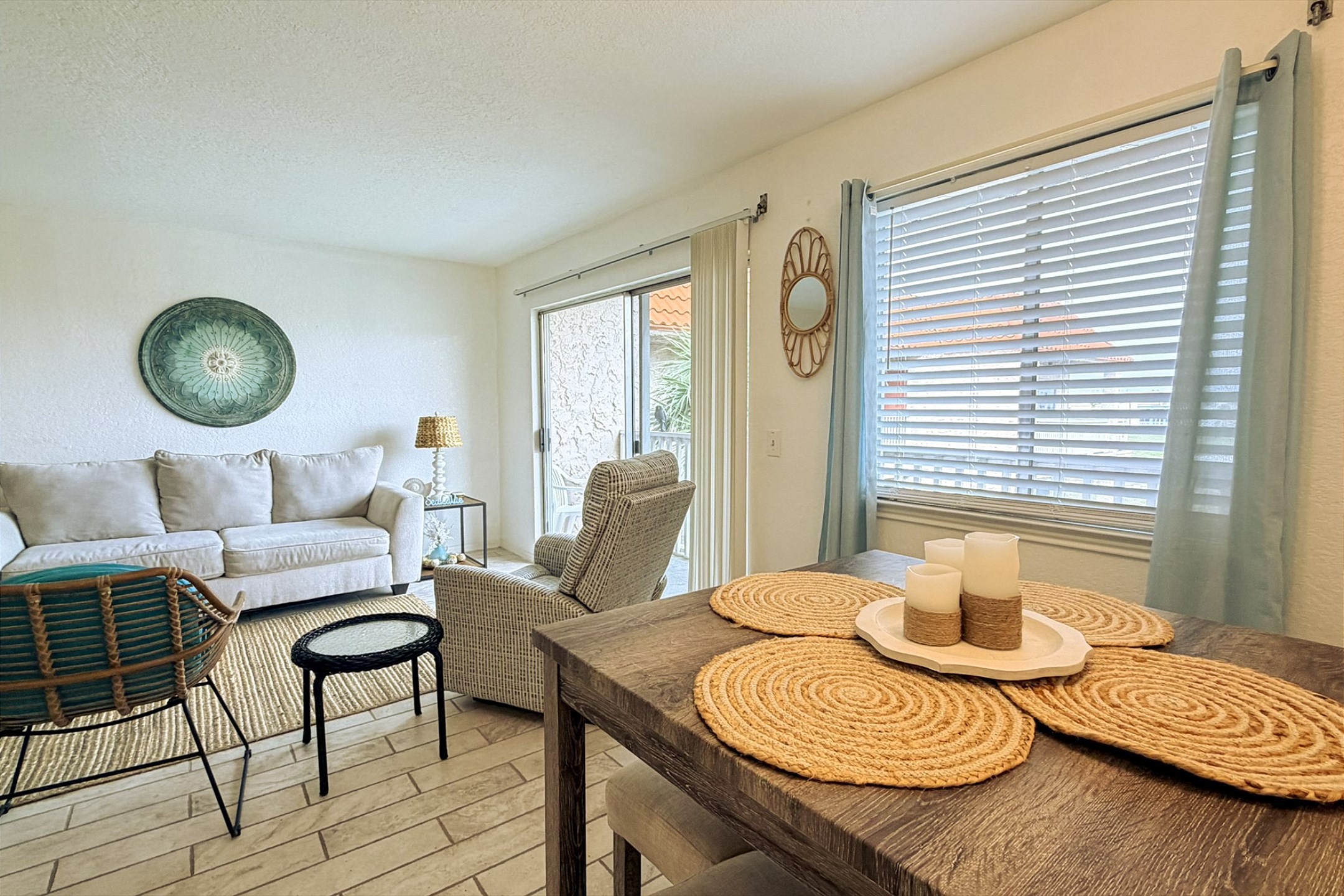 Dining and living area to spend time with the family and enjoy meals or game night together