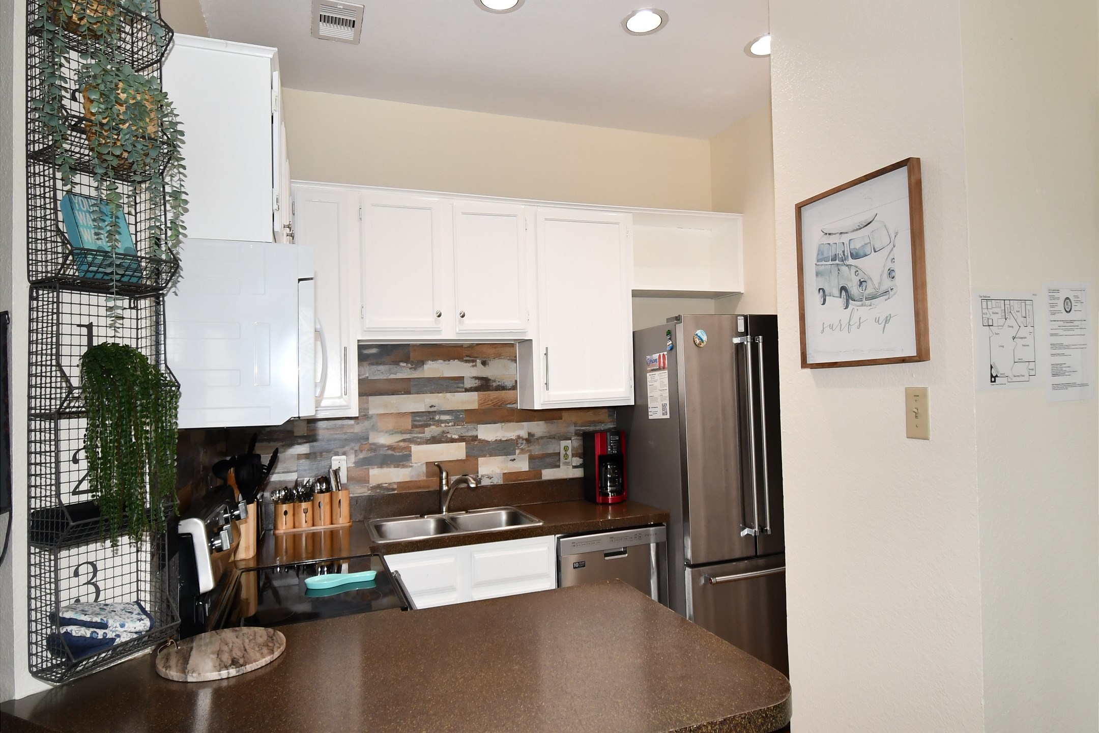 Fully equipped kitchen for gourmet cooking