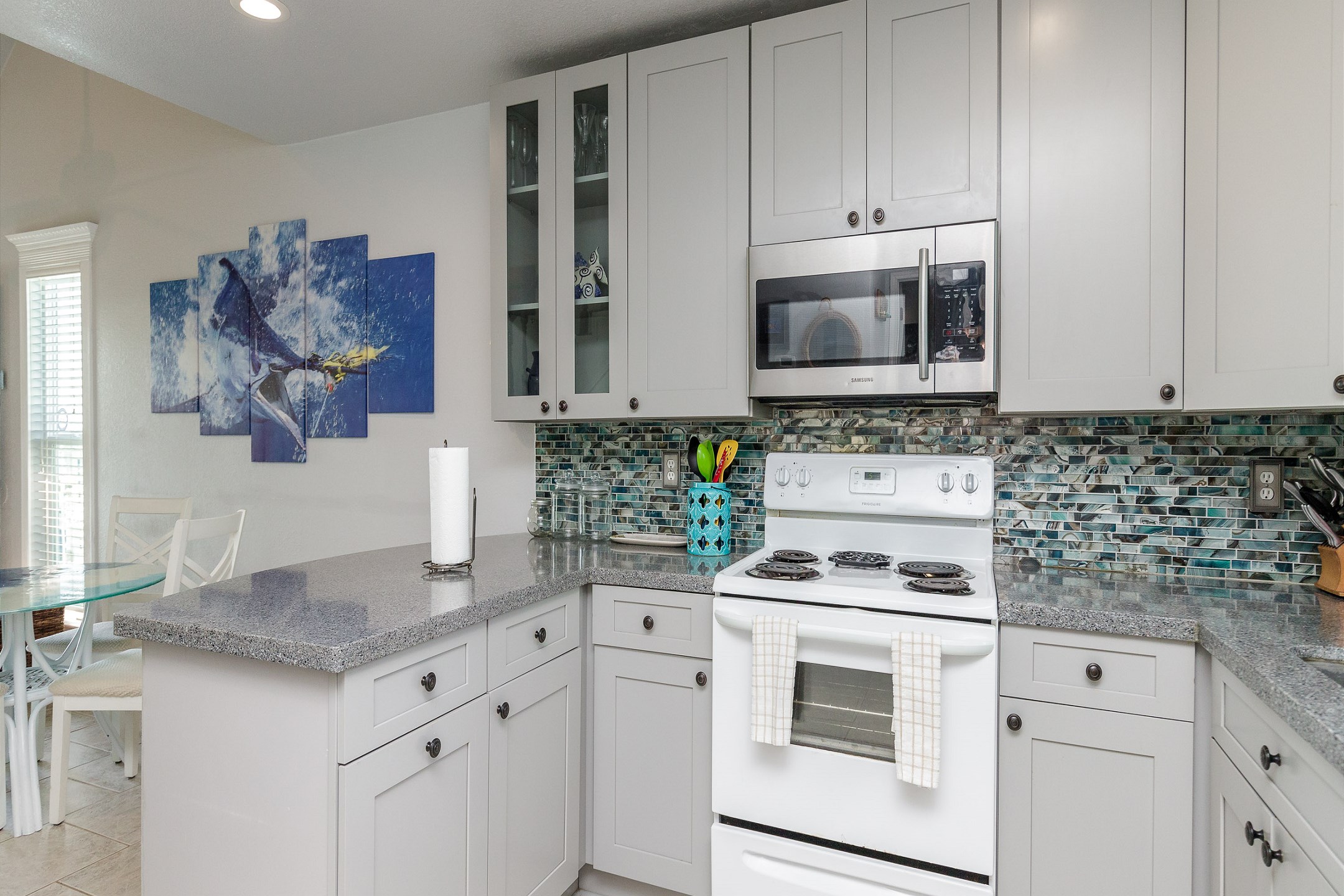 Fully equipped kitchen with updated features and everything you need to cook on vacation 