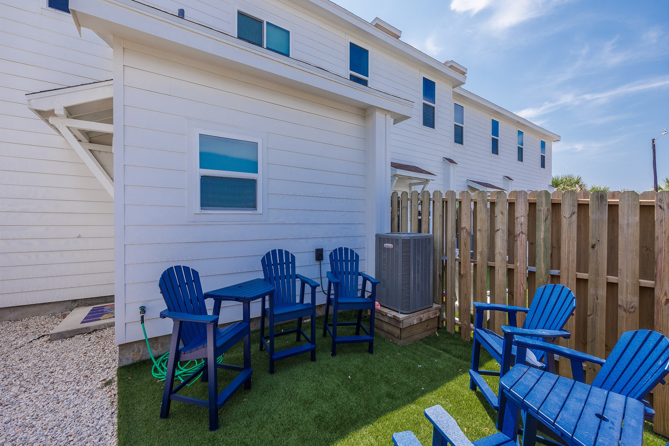 Private patio with plenty of seating 