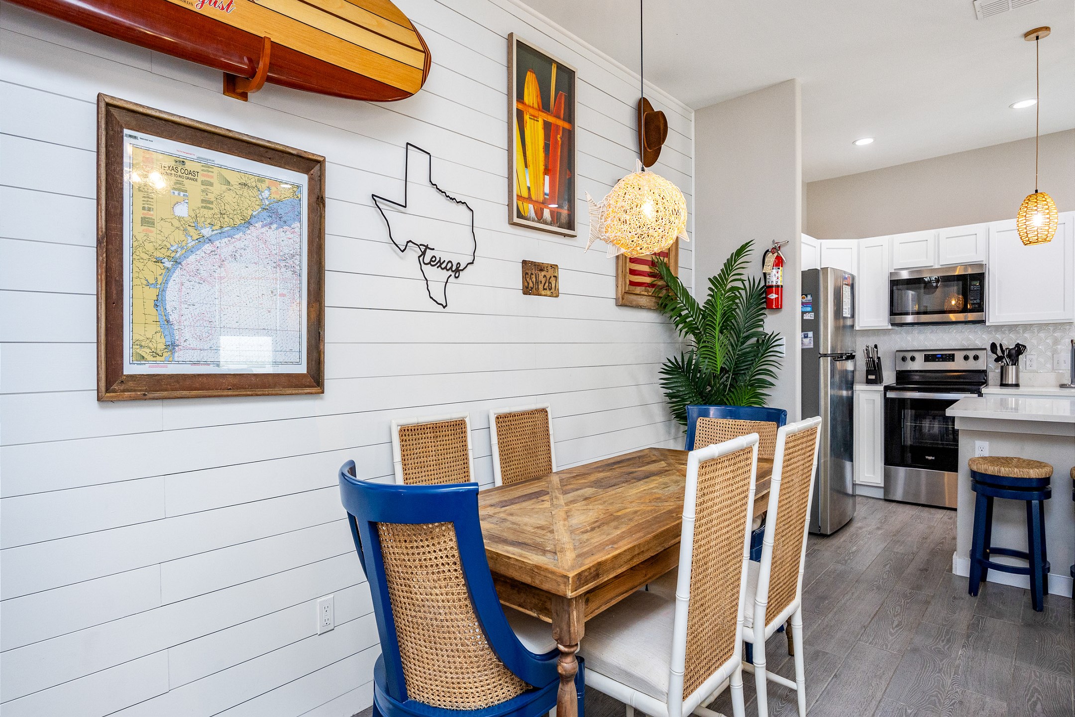 Dining with seating for six 