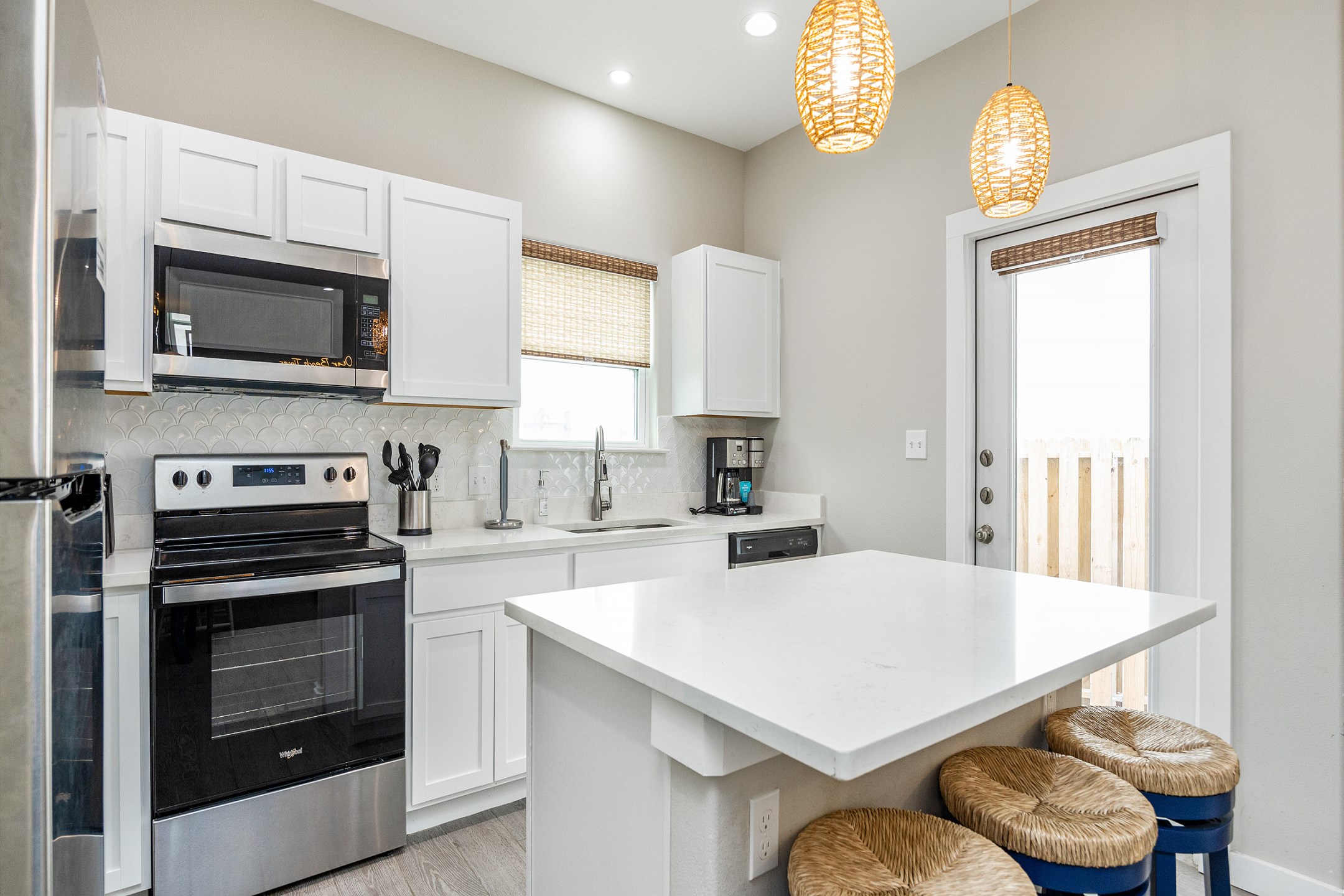 Kitchen area with a beautiful kitchen Island 
