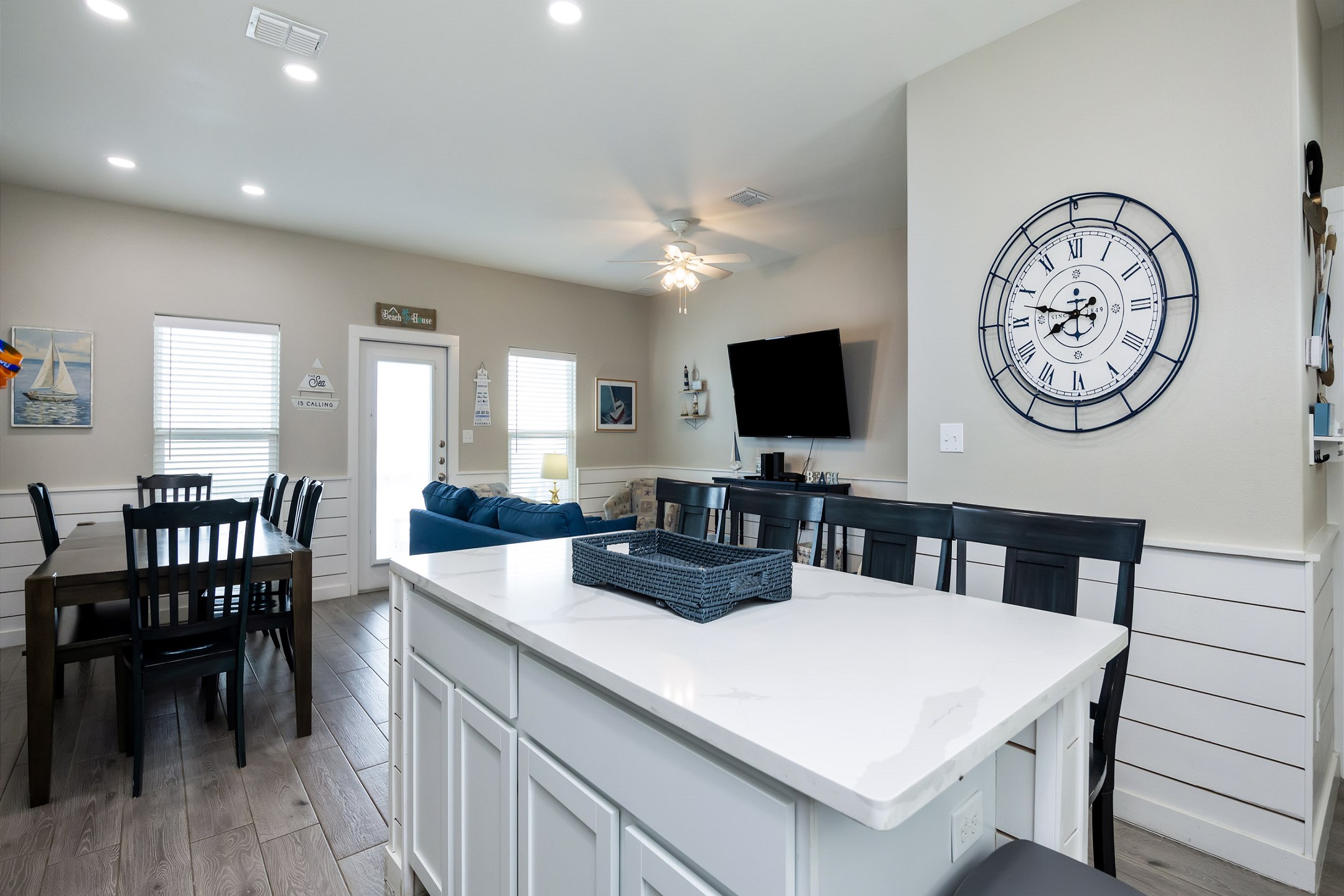 This kitchen is designed for delightful meal preparation during your getaway