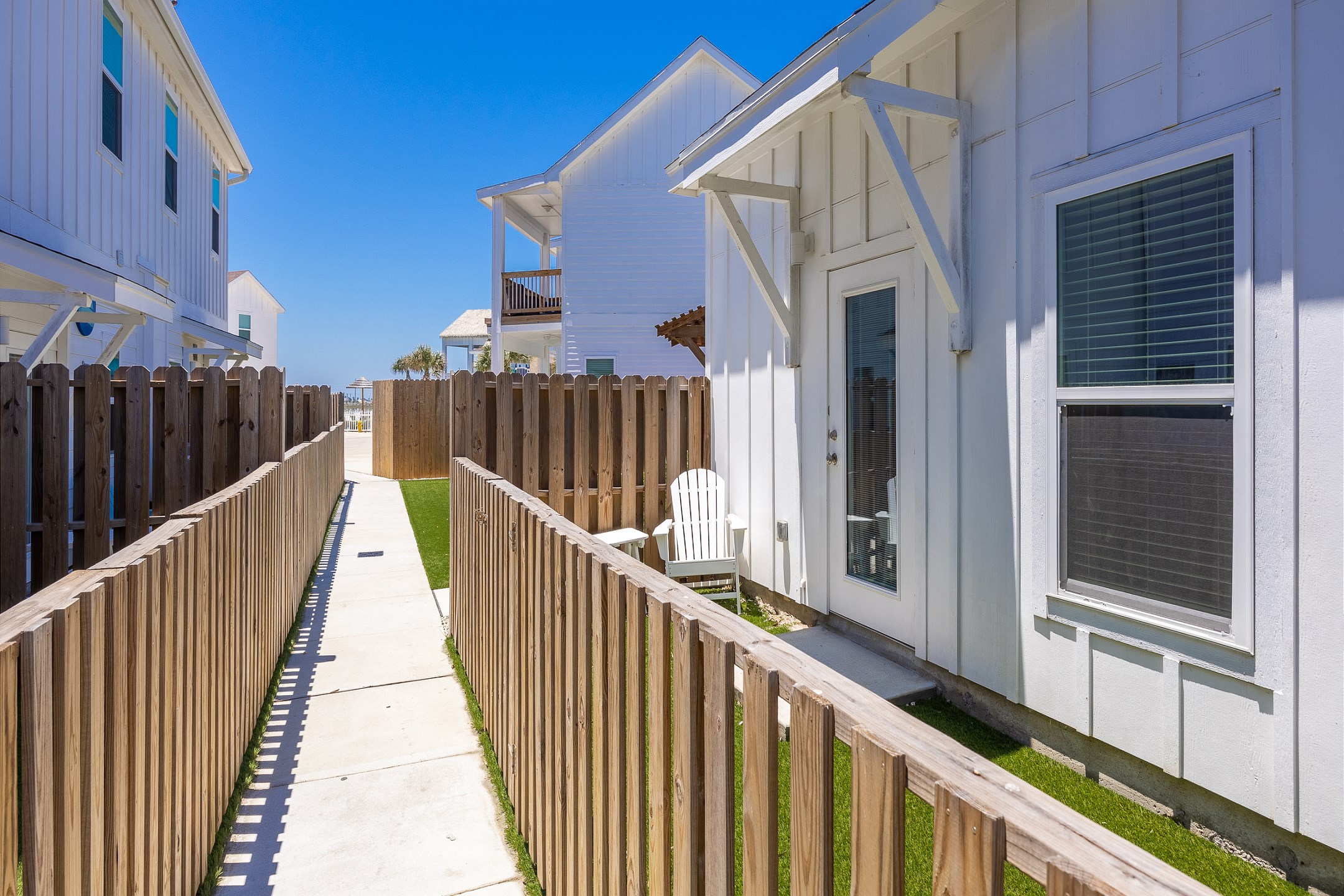 Back walkway to the pool 