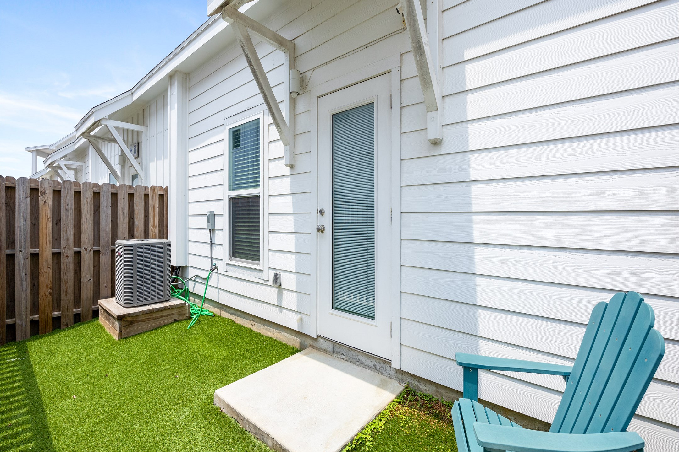 Enjoy the Texas breeze in this cozy private patio 