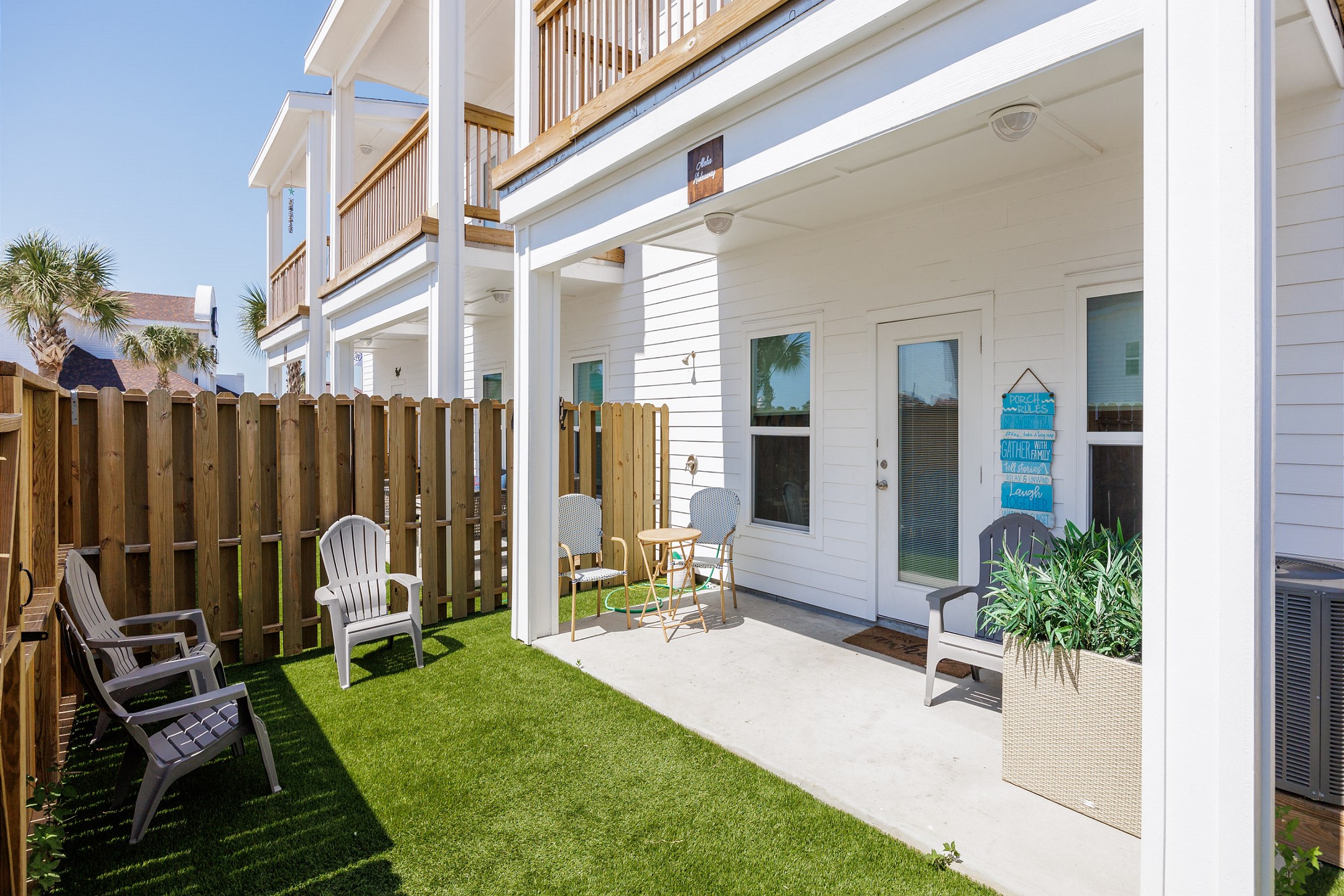 Private back yard, patio space with plenty of seating for the family 