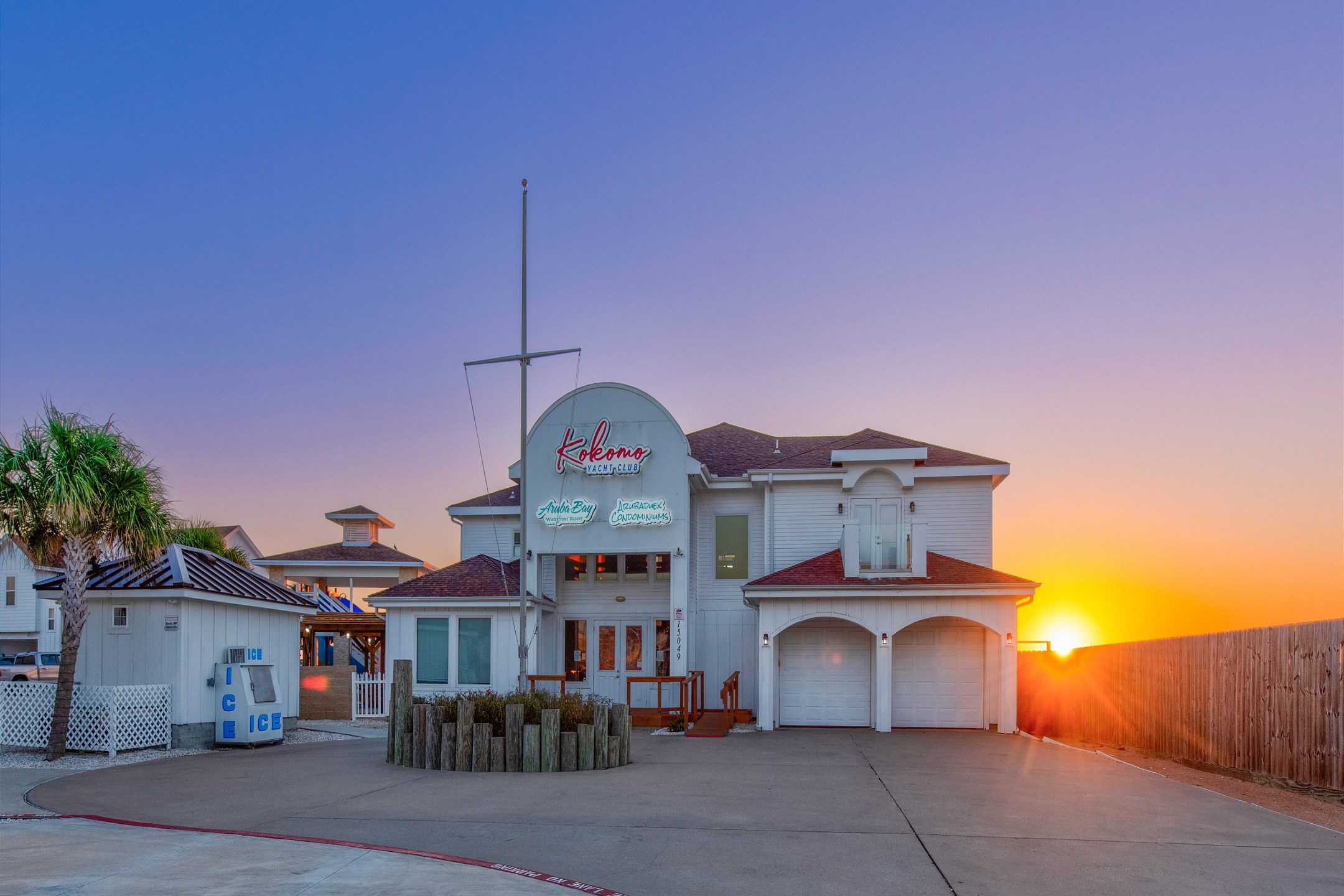 Discover the inviting Kokomo Yacht Club, exclusive to resort guests