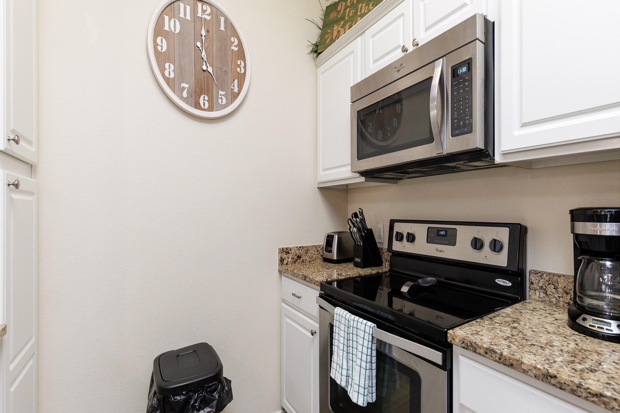 This kitchen is designed for delightful meal preparation during your getaway with full cup coffee maker 