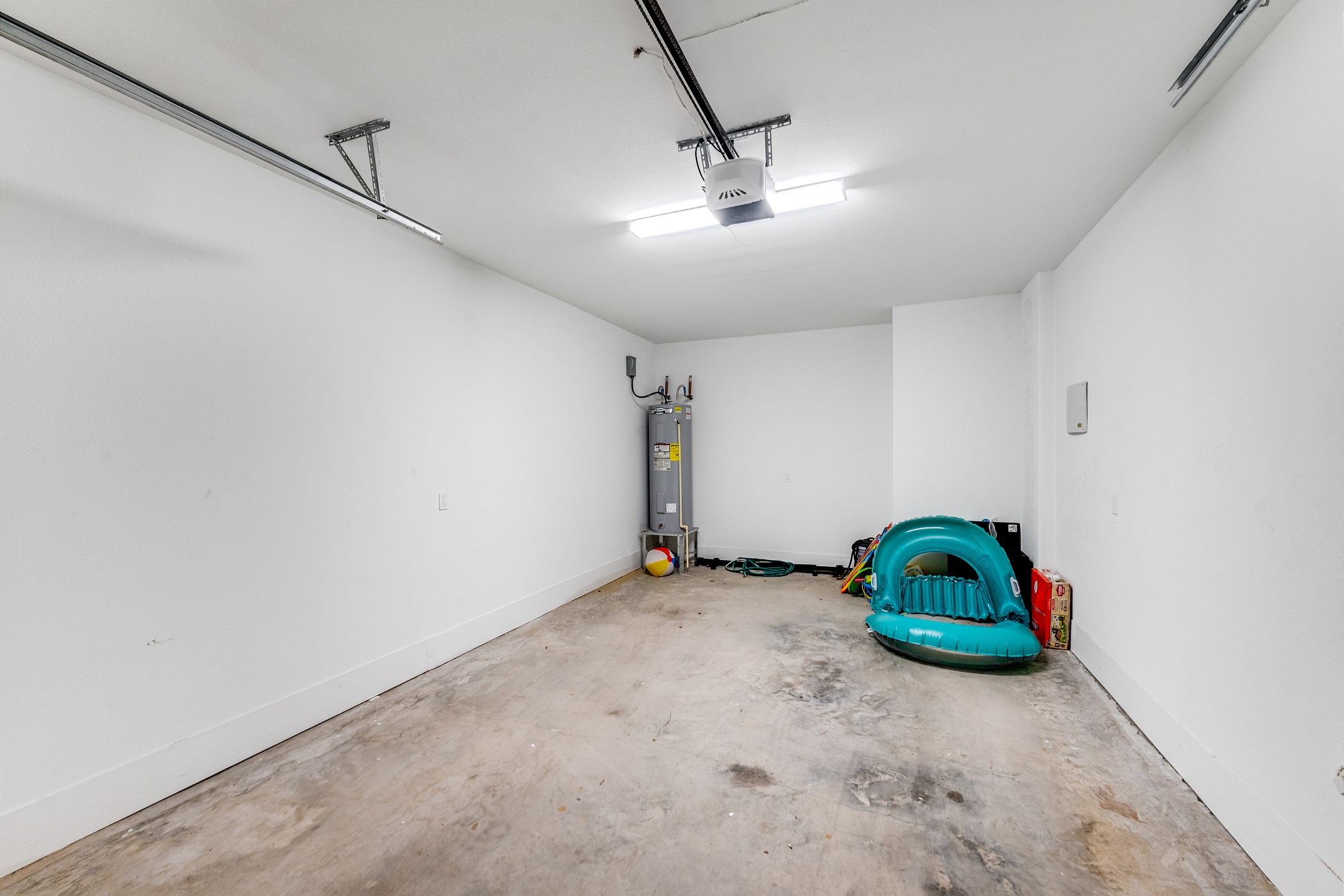 Garage space to store your beach and fishing gear