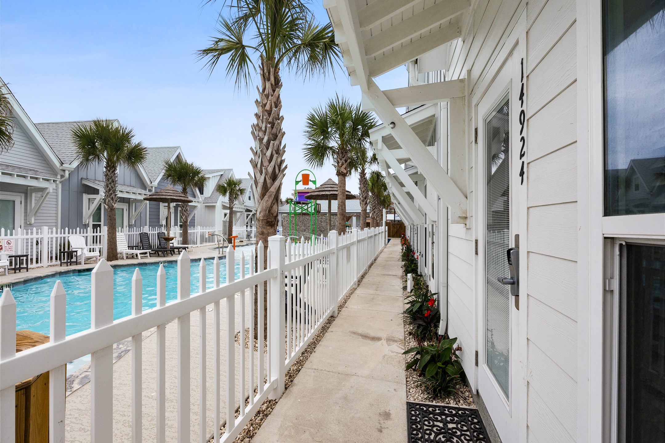 Smugglers Cove - Krusty Krab TSSC924