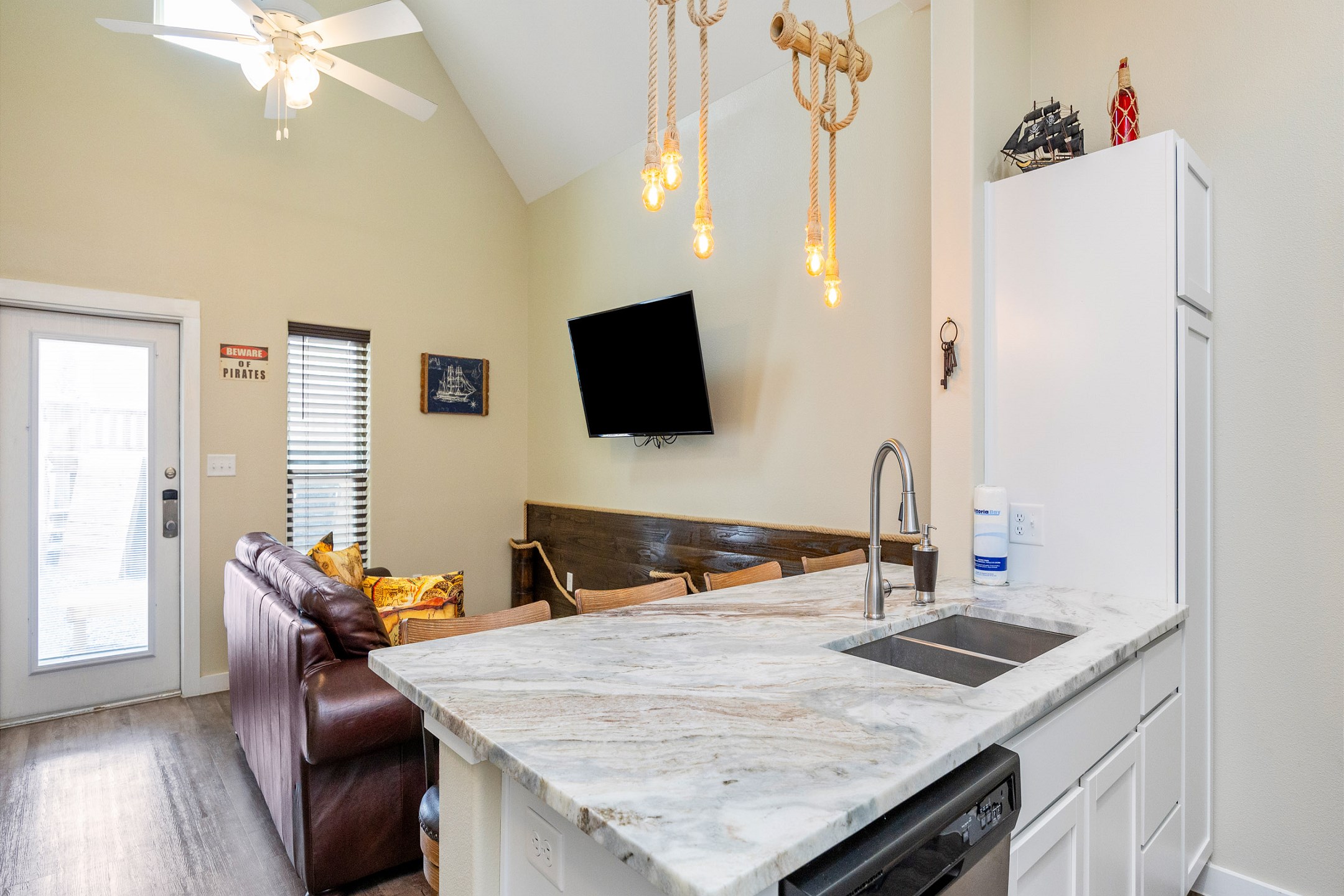 Stylish space that maximizes efficiency without compromising on modern amenities