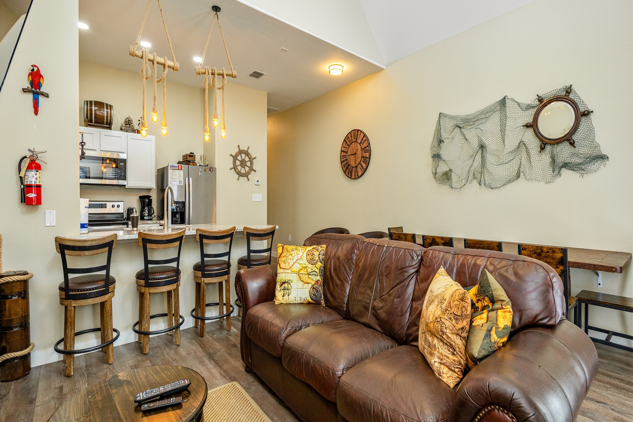 Smugglers Cove - Pirate's Hook TSPC919 2