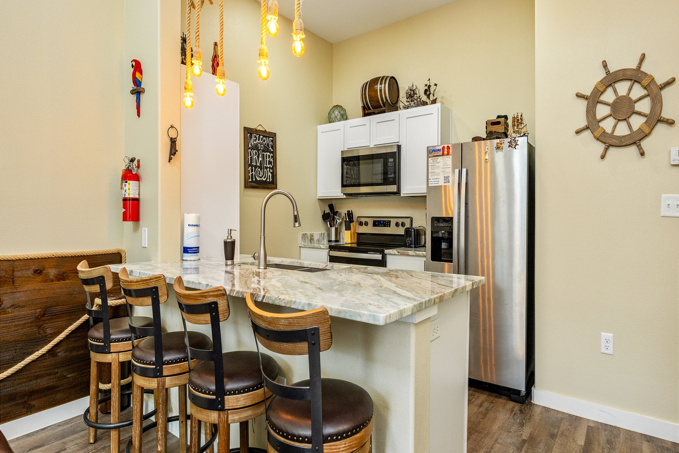 Smugglers Cove - Pirate's Hook TSPC919 3