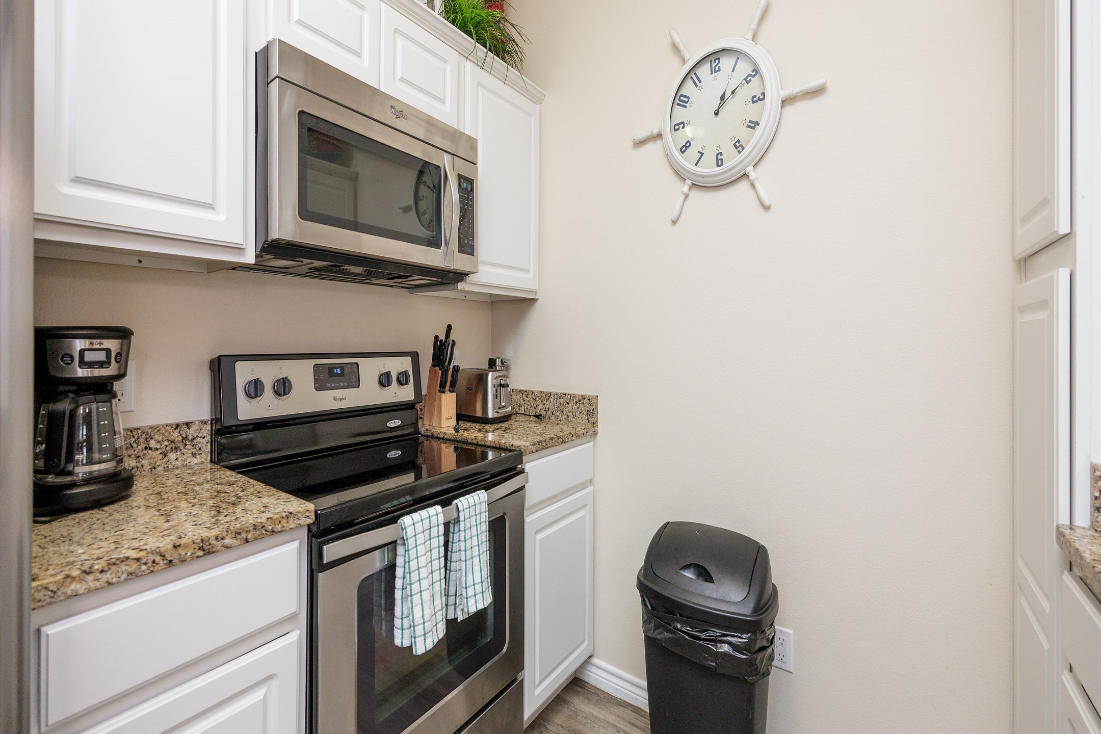 Well equipped kitchen with stainless steel appliances