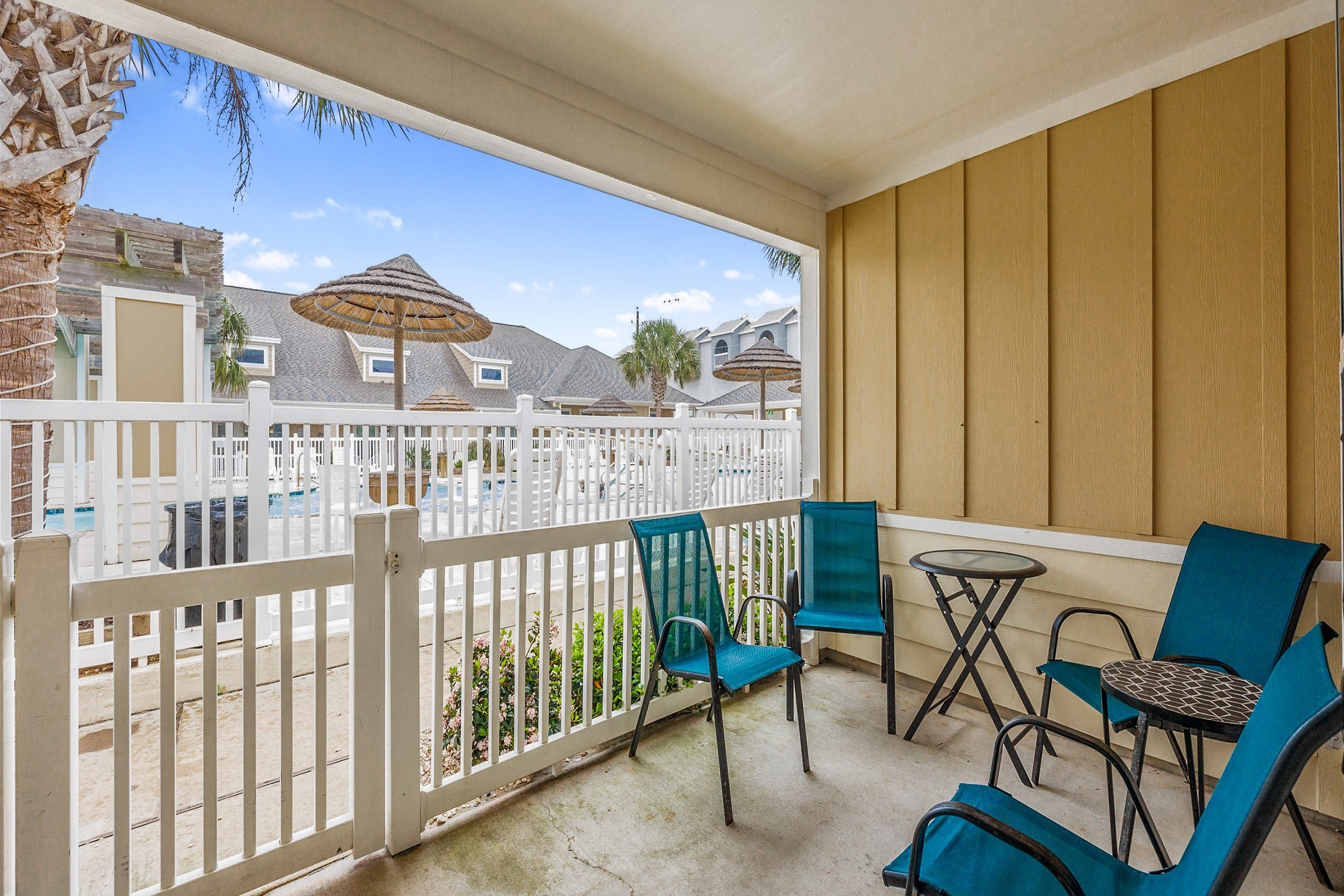 Featured Property Village by the Beach - Big Shell I916