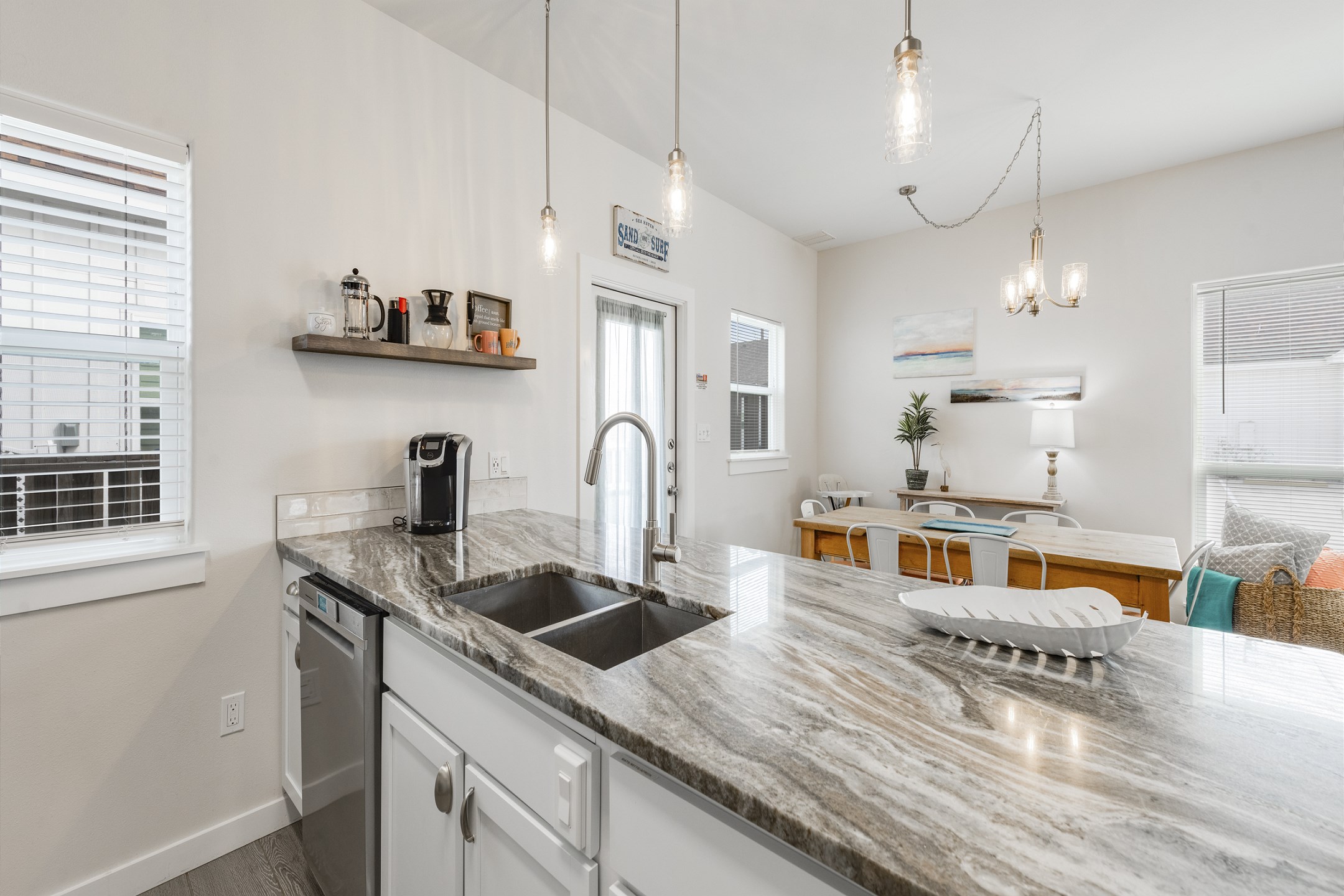 Stylish space that maximizes efficiency without compromising on modern amenities