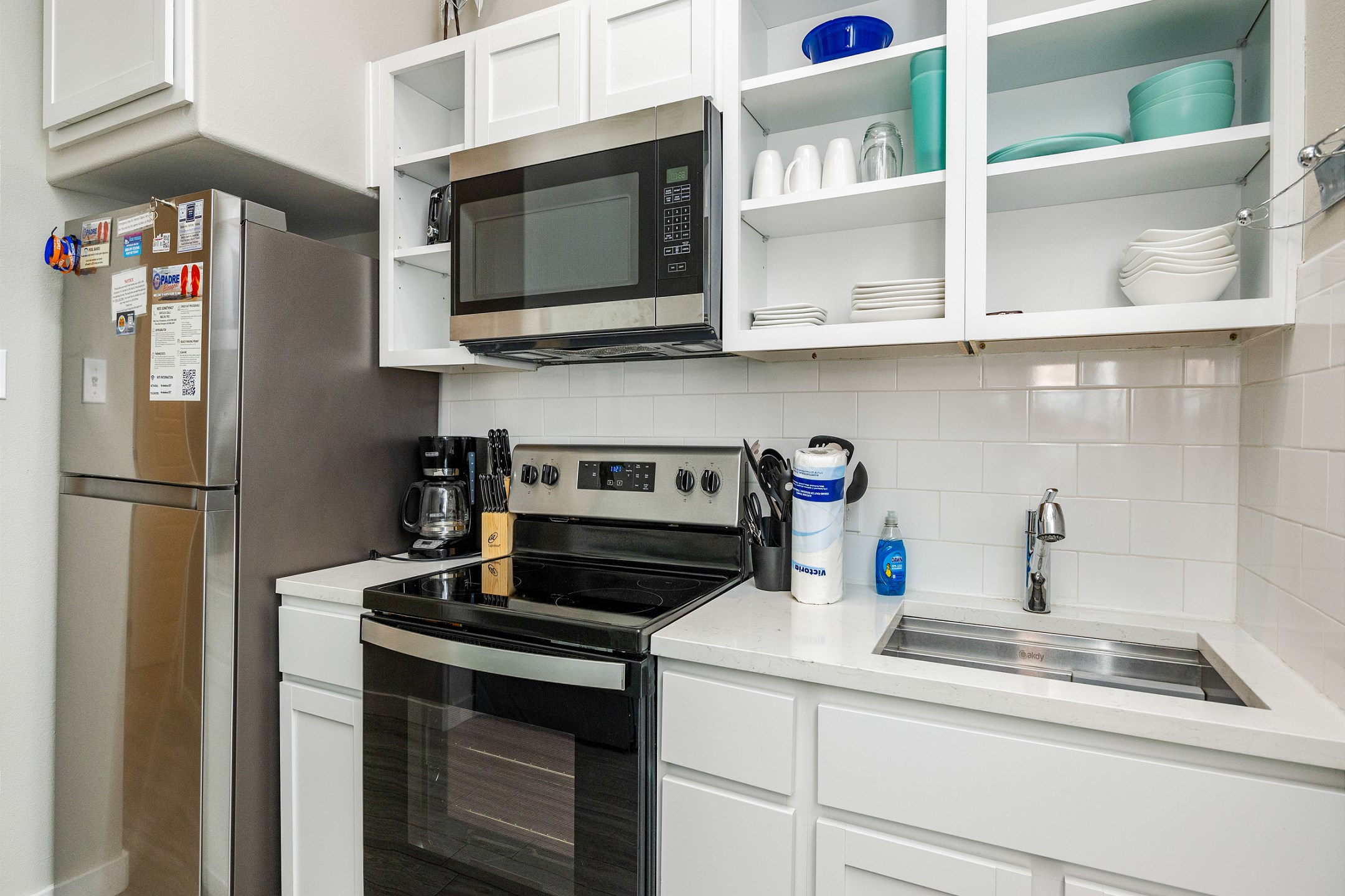 Fully equipped kitchen (no dishwasher)