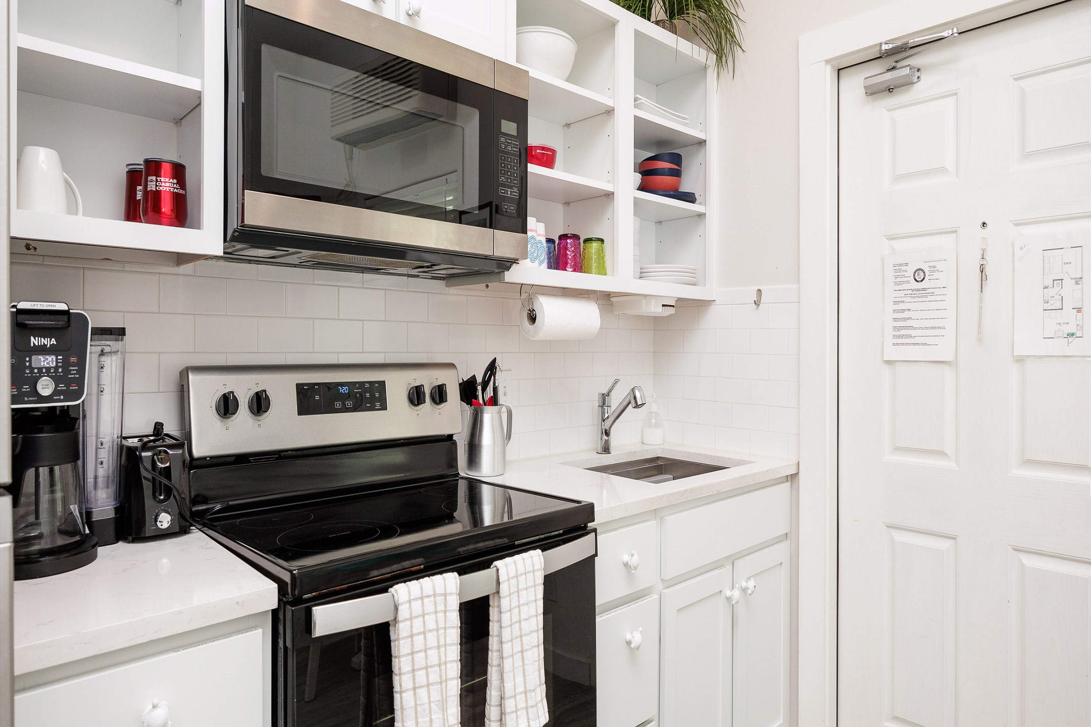 Fully equipped kitchen (no dishwasher)