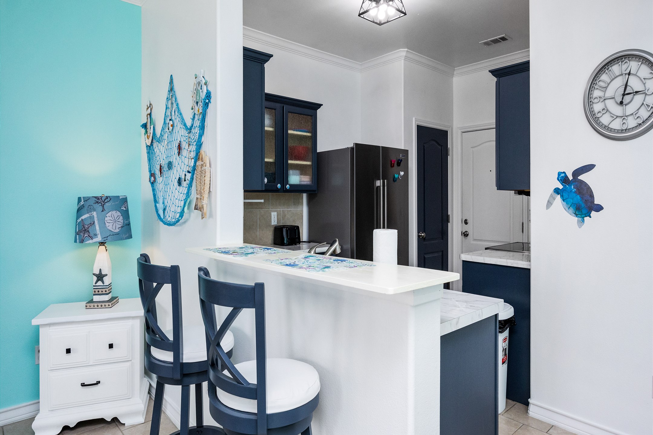 Island breakfast bar for casual dining