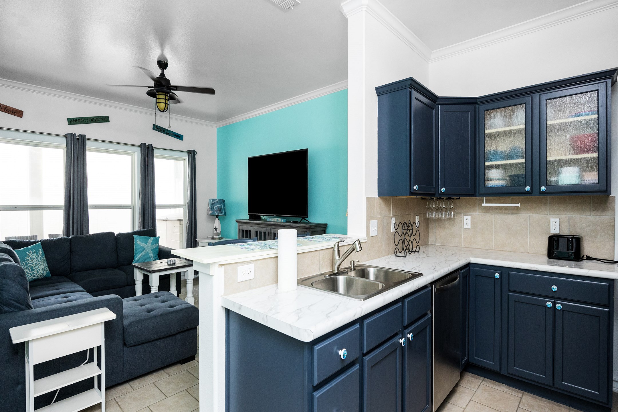 This kitchen is designed for delightful meal preparation during your getaway