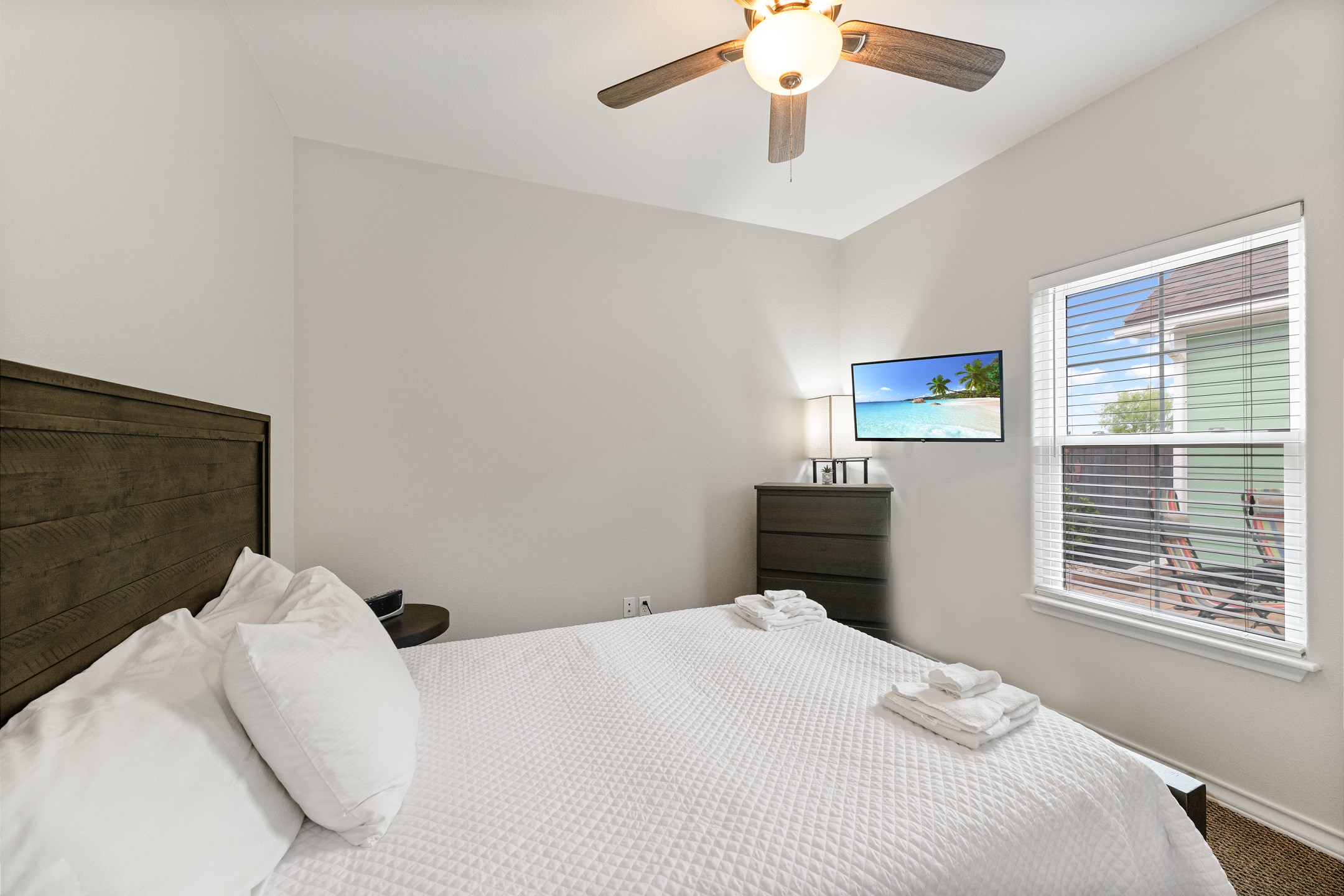 Relax in this peaceful retreat with a comfy queen bed and flatscreen TV