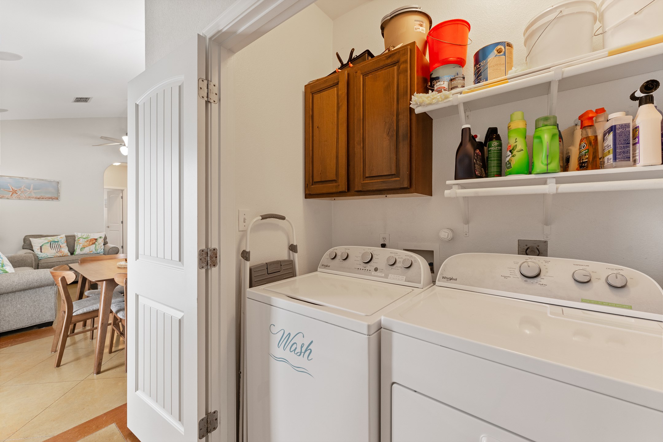 Keep things fresh with a convenient in-unit washer/dryer