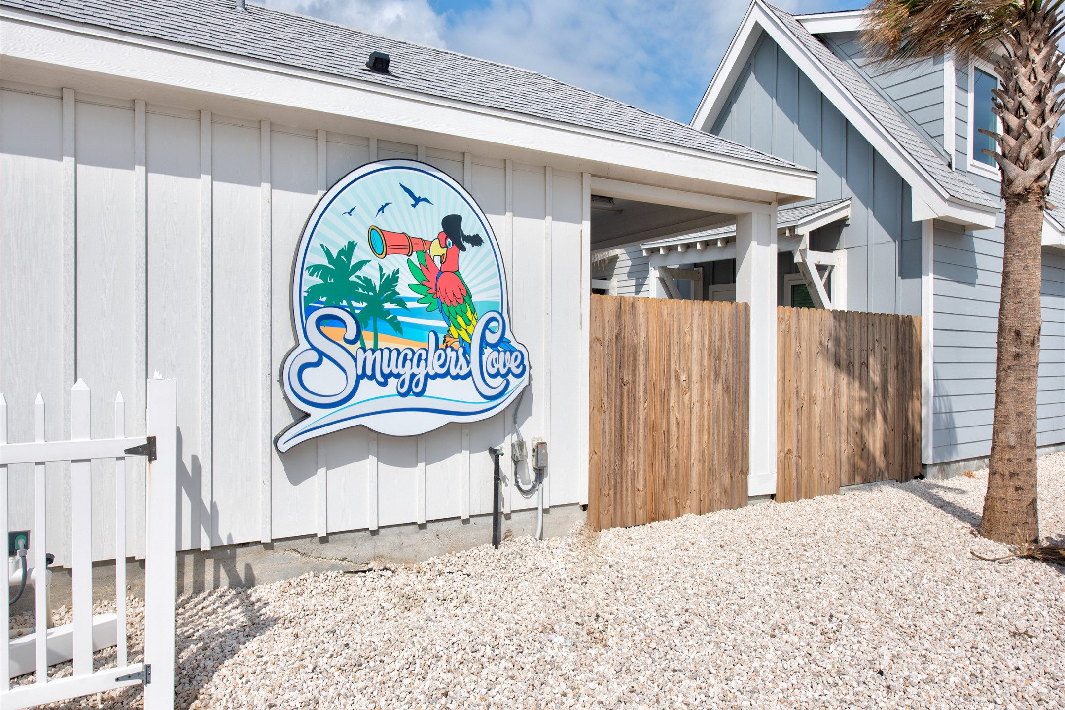 Entrance to Smuggler''s Cove 