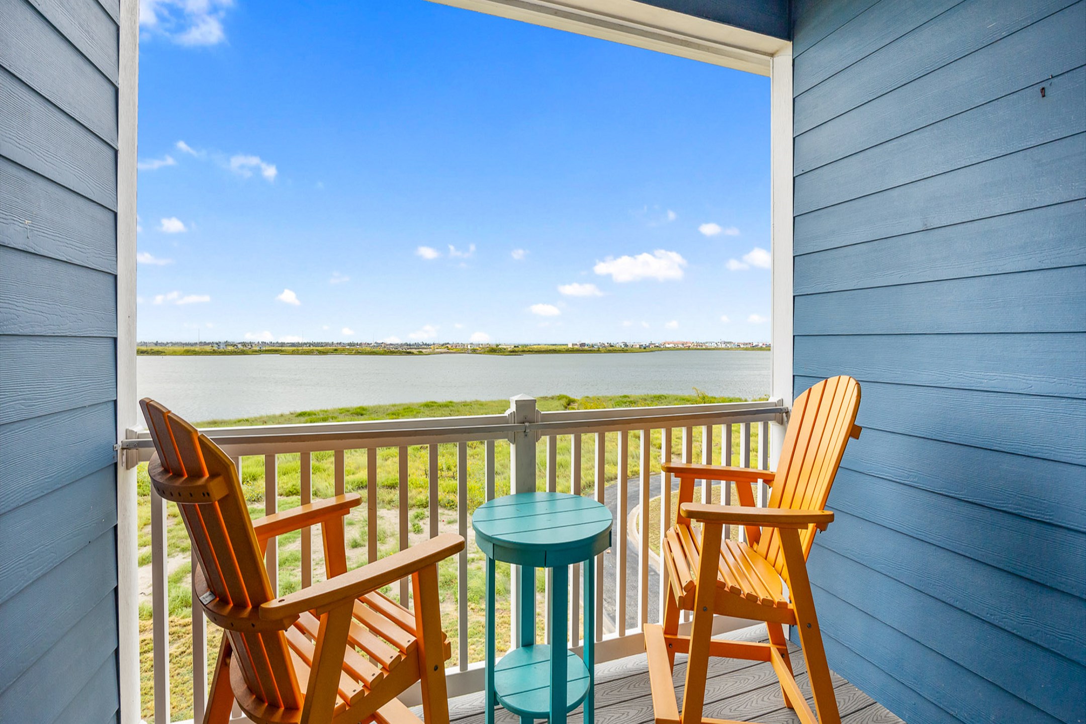 Harbor View Escape THV001K