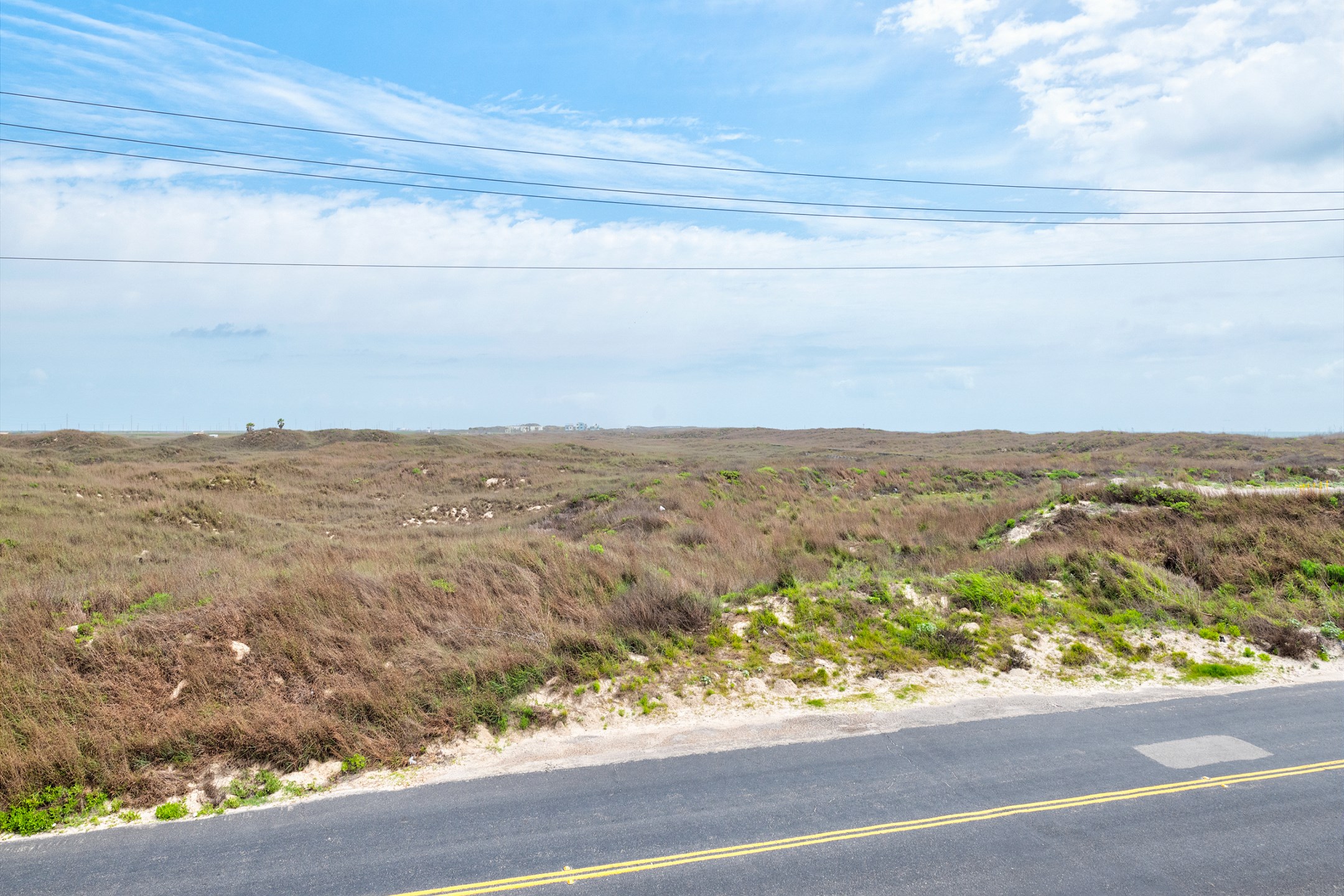 Unobstructed view of the dunes from the balcony. 