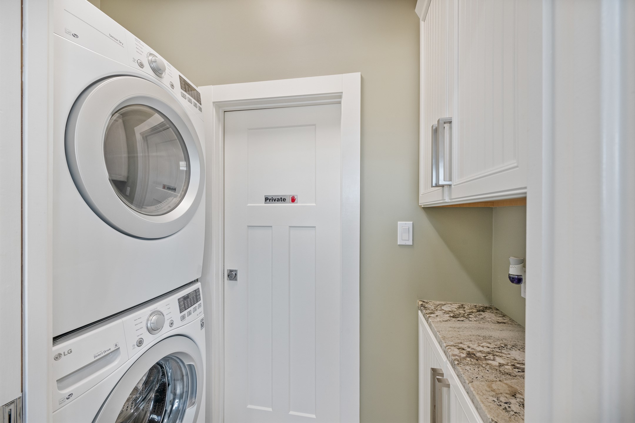 In-property washer and dryer, so you can keep things fresh and pack light for more fun in the sun