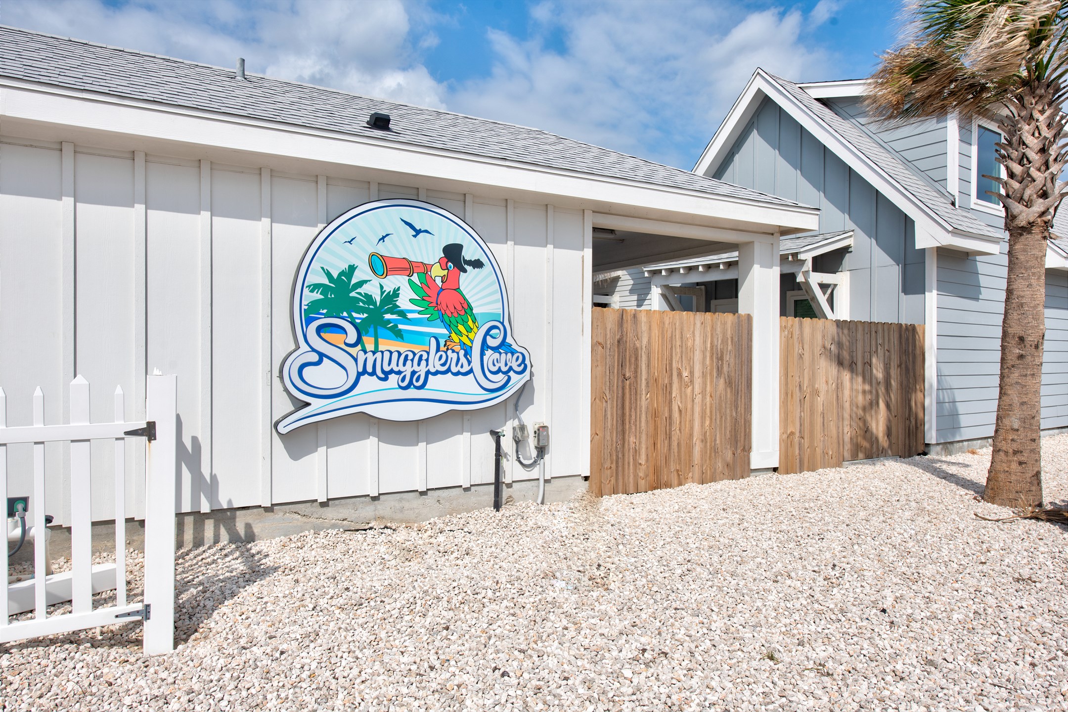 Entrance to Smuggler's Cove