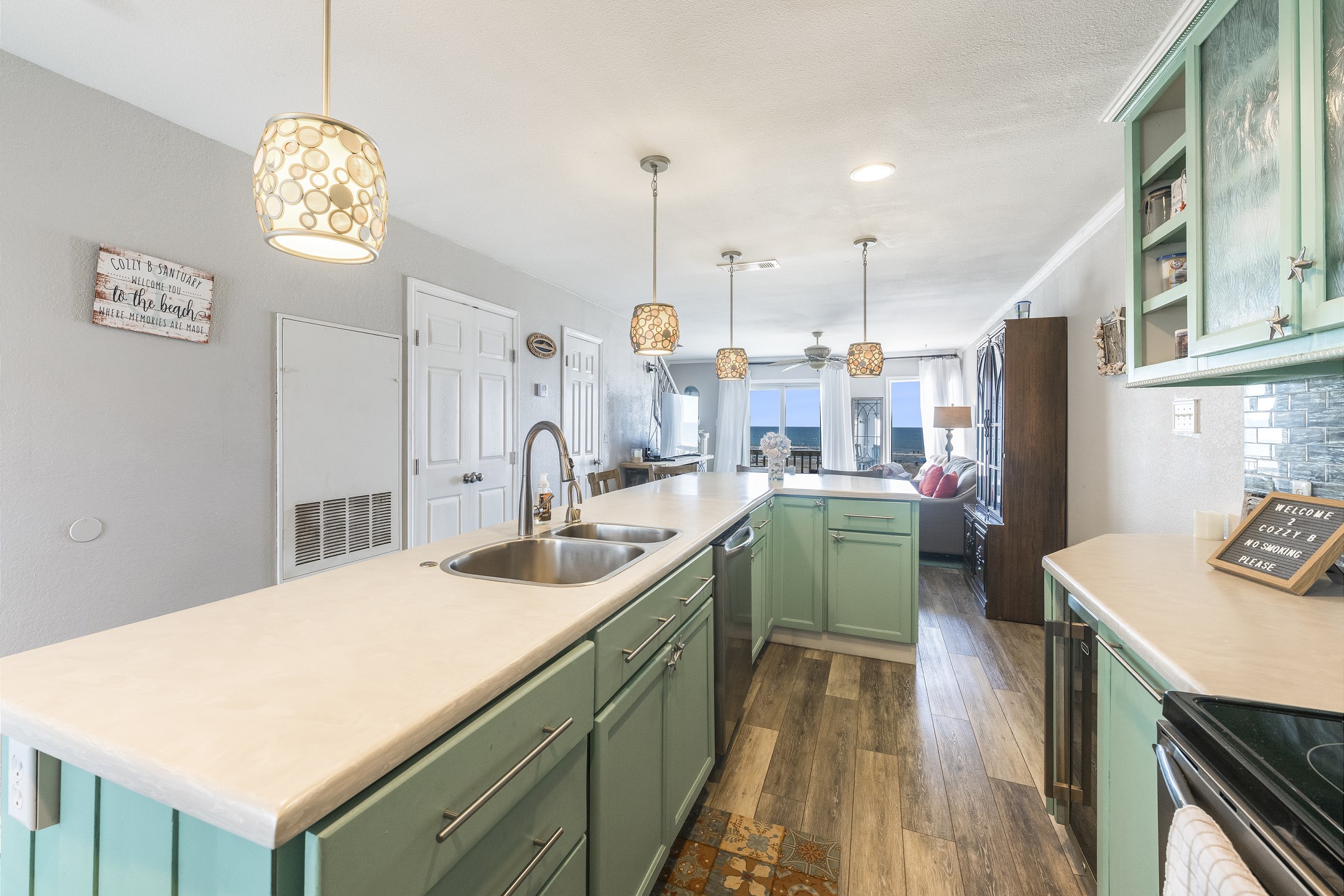 Counter space for days — ideal for snacking, chatting, or sipping something cold