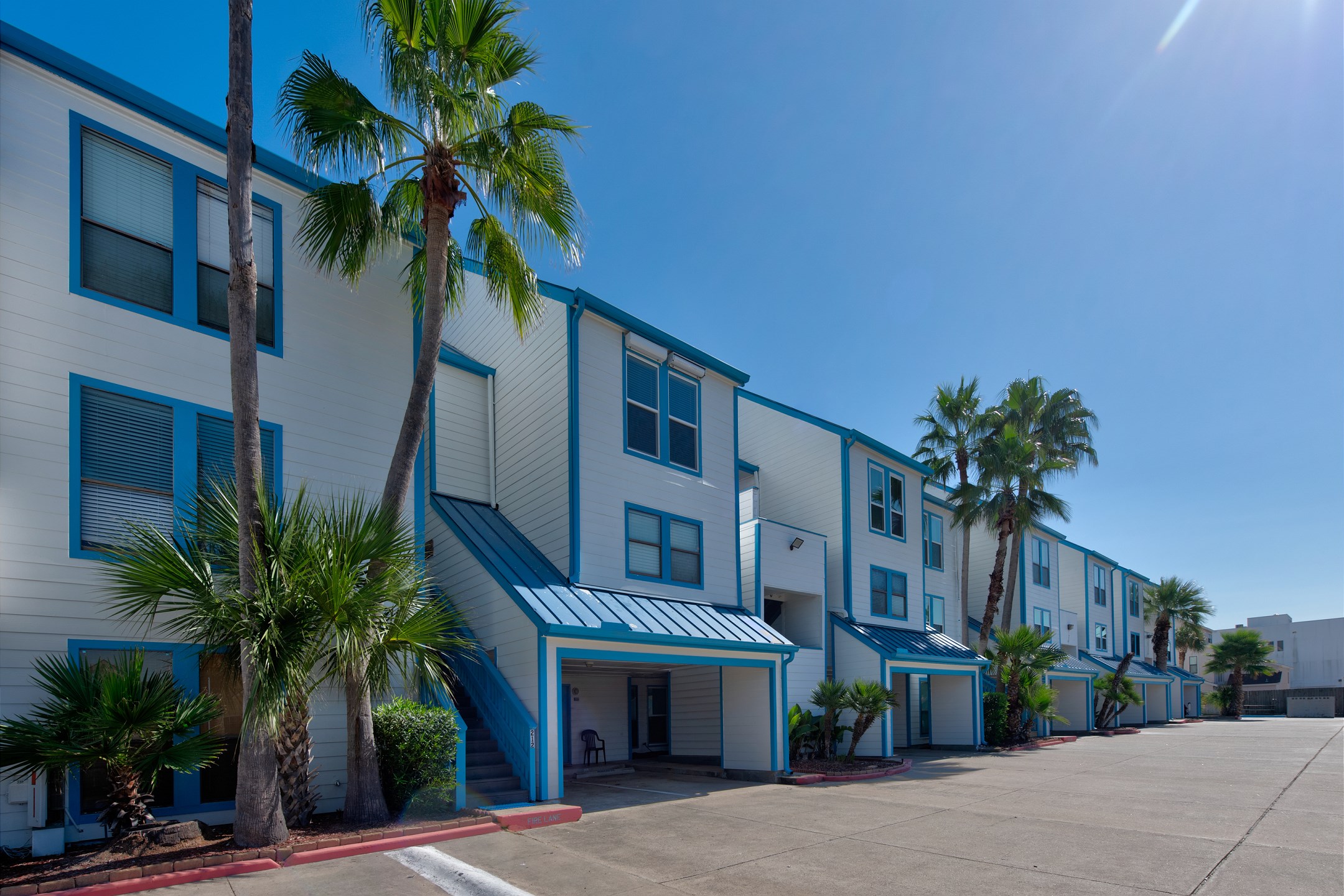 Front view of Spinnaker Complex