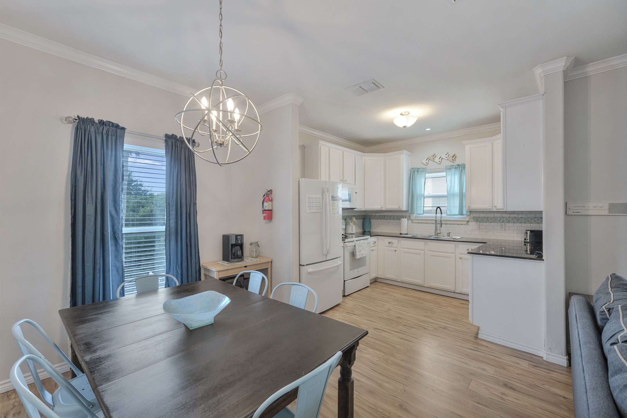 Large kitchen and dining space to cook and prep meals with the family - best place to make new memories 