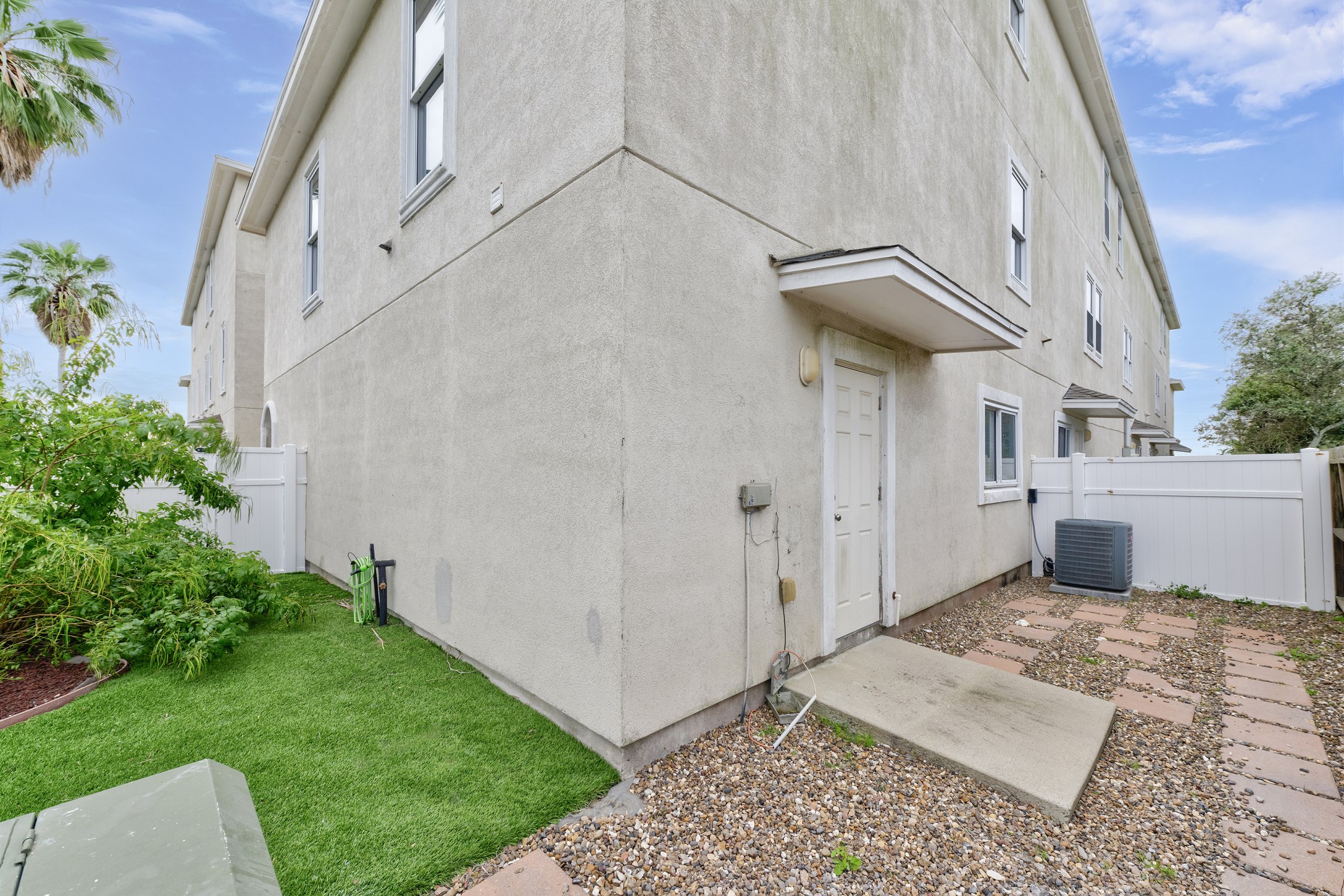 Private, fenced in back space to enjoy the Texas breeze