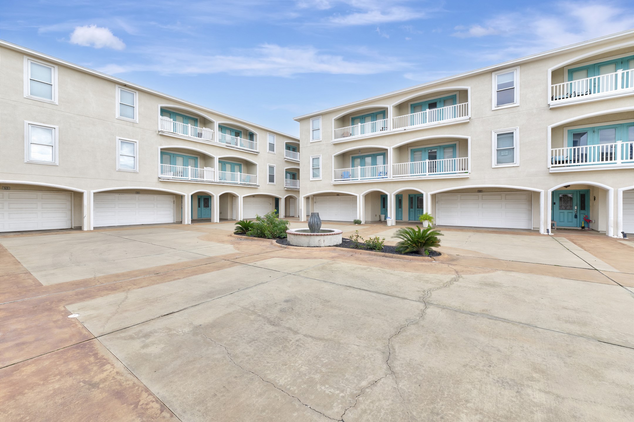 Welcome to Los Balcones complex - 6 minute drive to beach 