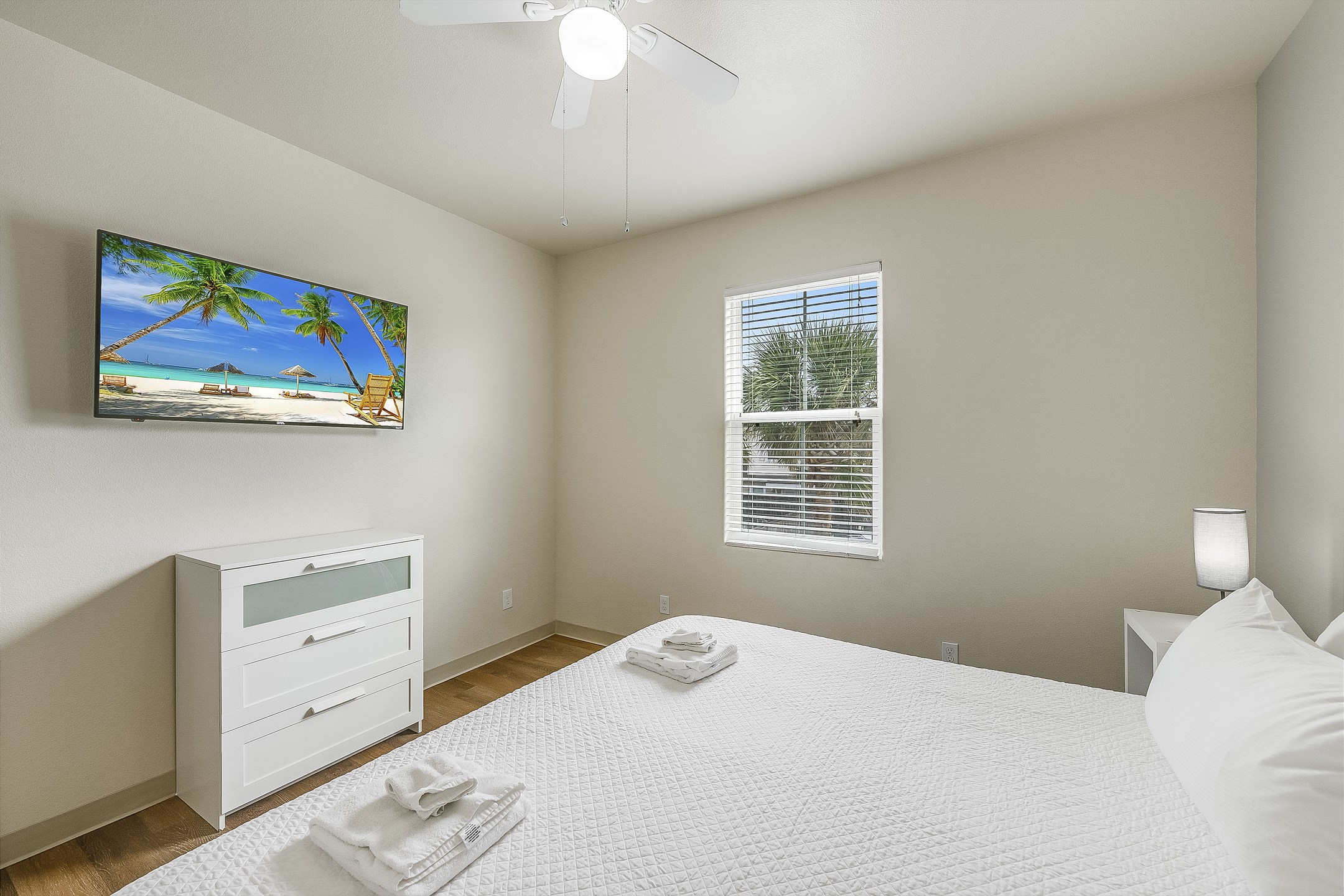 Fourth bedroom on the second floor with king size bed and flat screen TV