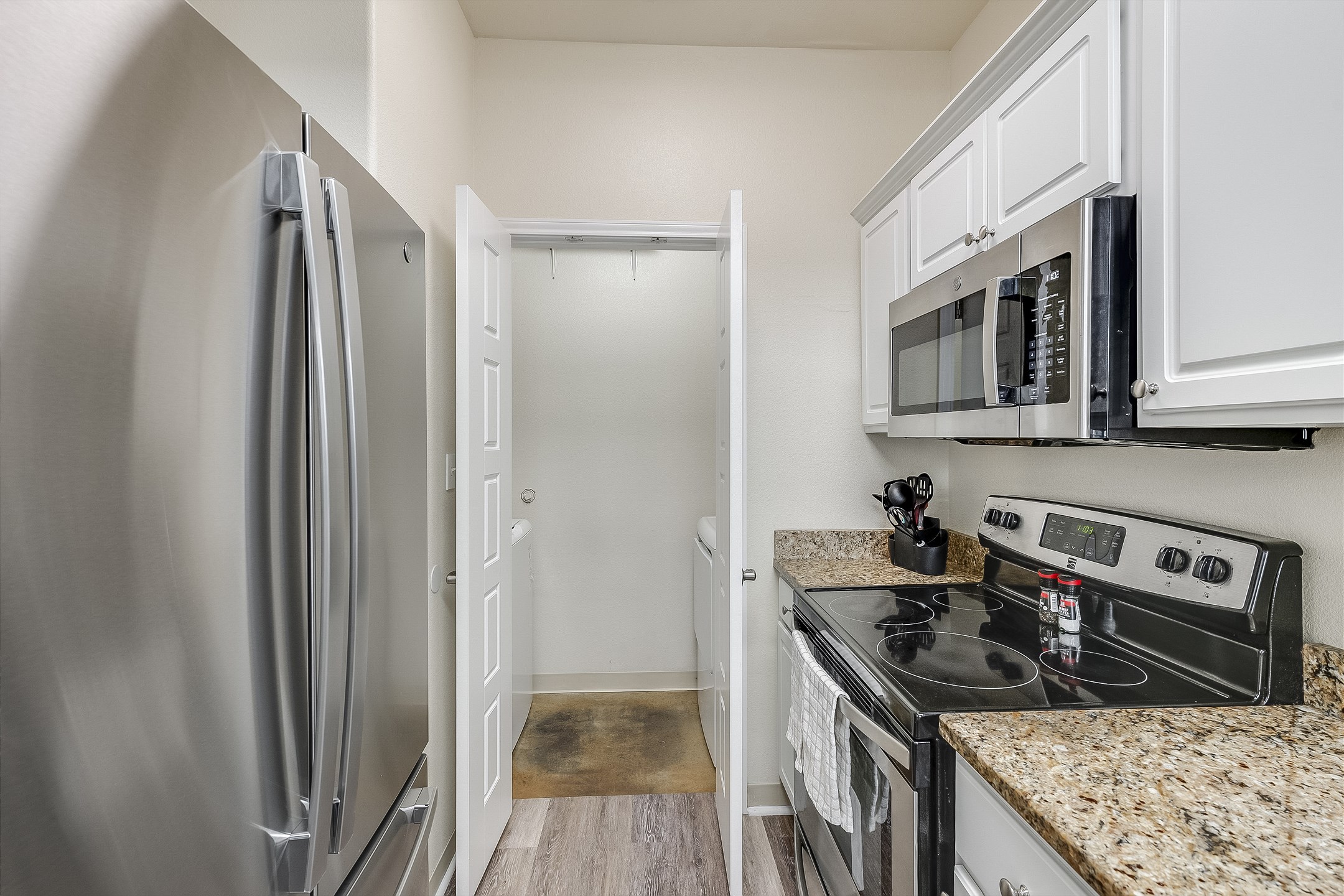 Guest-friendly kitchen designed for convenience and everyday cooking