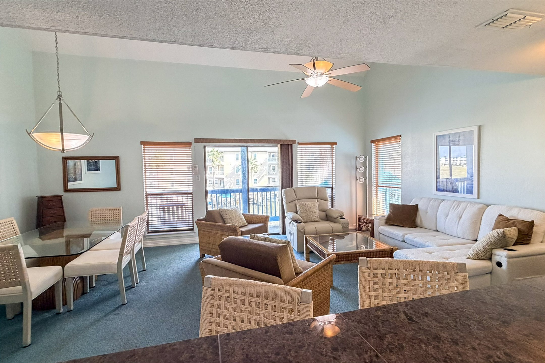 Seamless flow of dining and living areas to make new memories with the family 