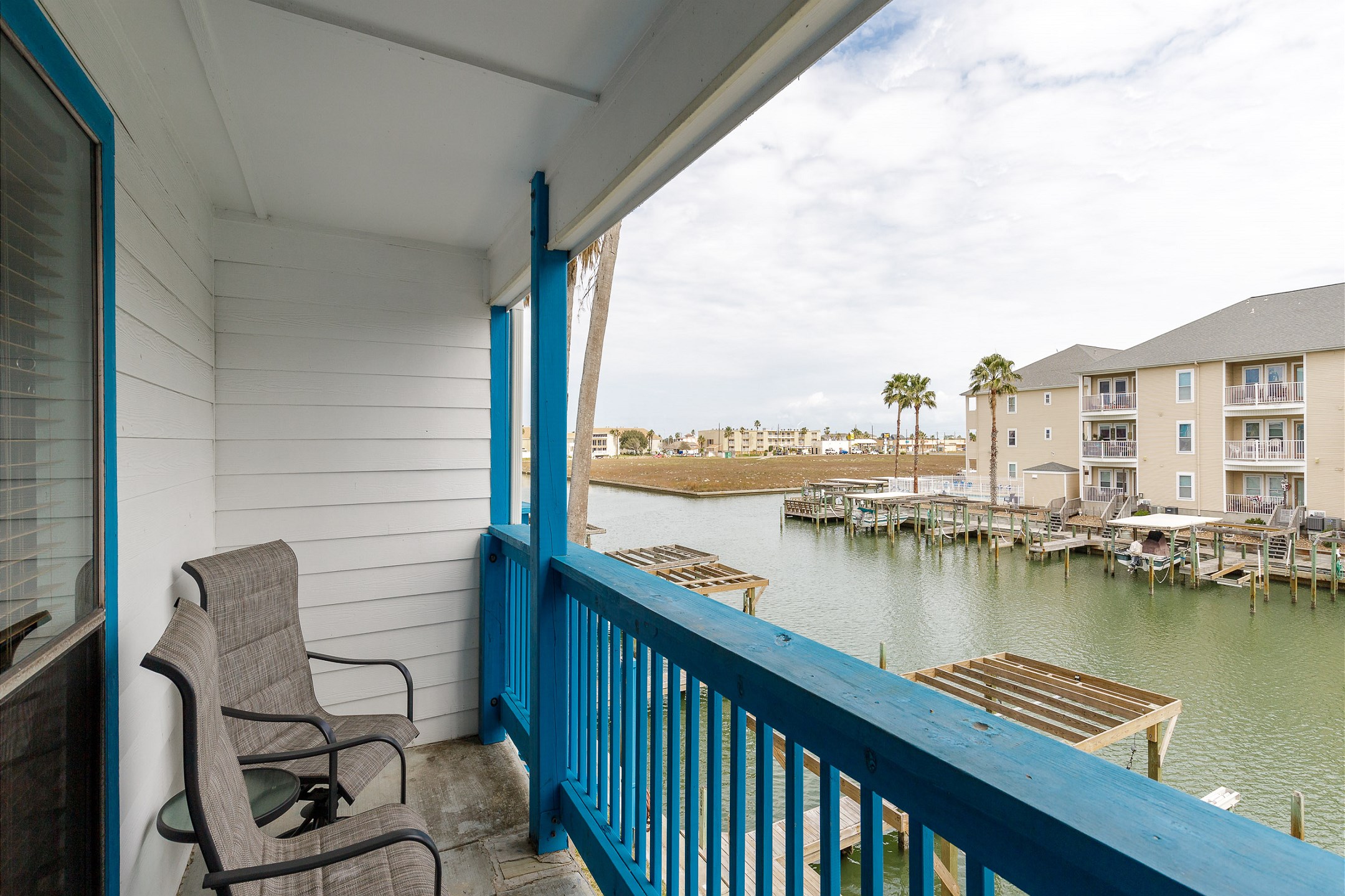 Great Waterfront Escape CSPN209